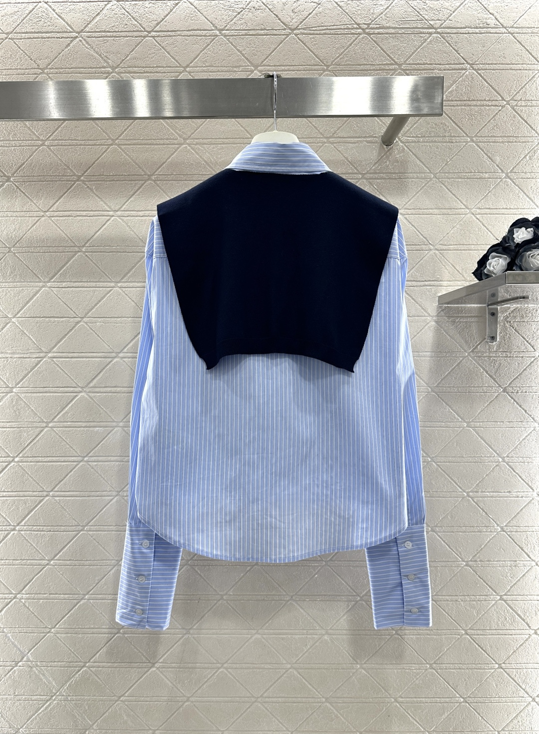 ♥Loew*♥2026新品上架 披肩领两件套条纹衬衫定制YB斜纹全棉材质，质感细腻，穿搭舒适，翻领披肩衬