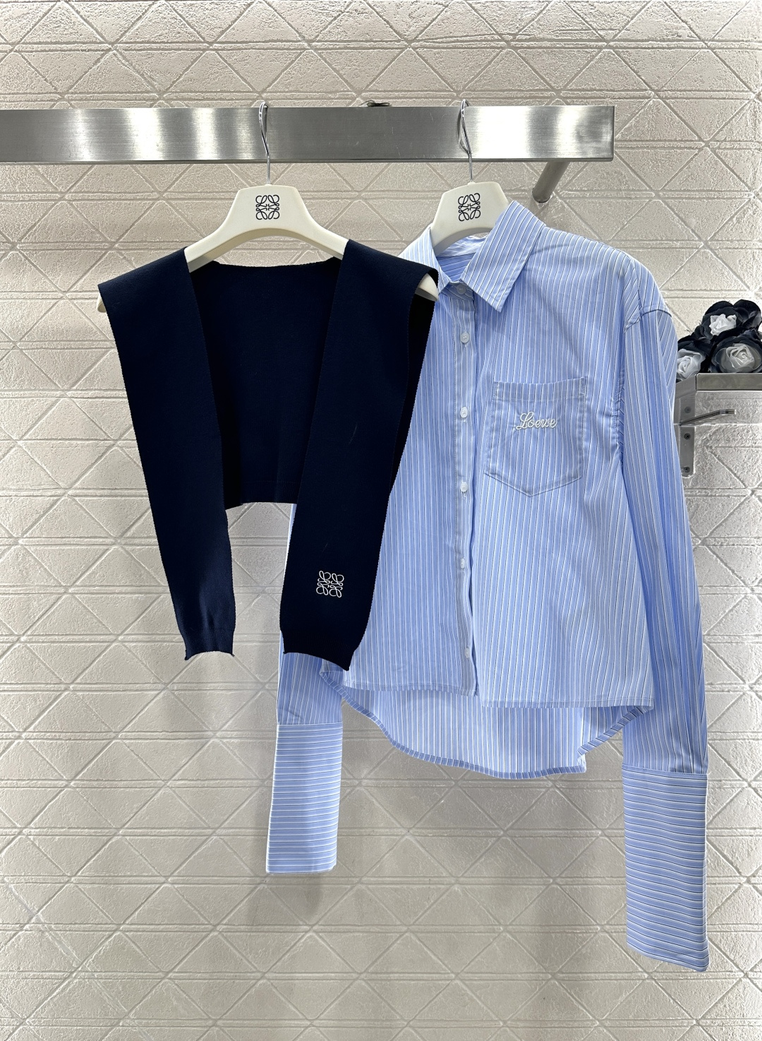 ♥Loew*♥2026新品上架 披肩领两件套条纹衬衫定制YB斜纹全棉材质，质感细腻，穿搭舒适，翻领披肩衬