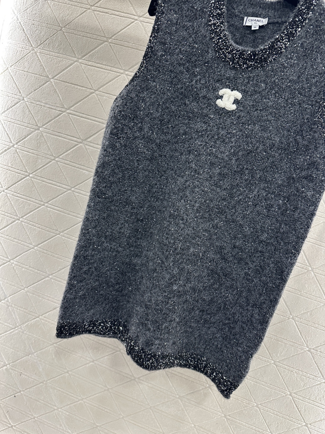 ♥Chane*♥2026新品上架 订珠亮片针织背心裙定制YB羊毛纱线织造，穿搭舒适，质感十足，针织背心裙