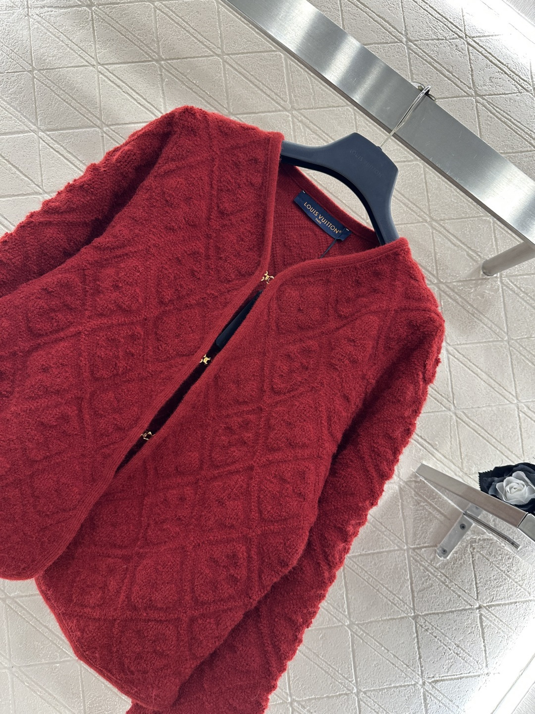 ♥Louis Vuitto*♥2026新品上架 提花针织开衫外套定制YB羊毛纱线织造，提花工艺处理，呈现