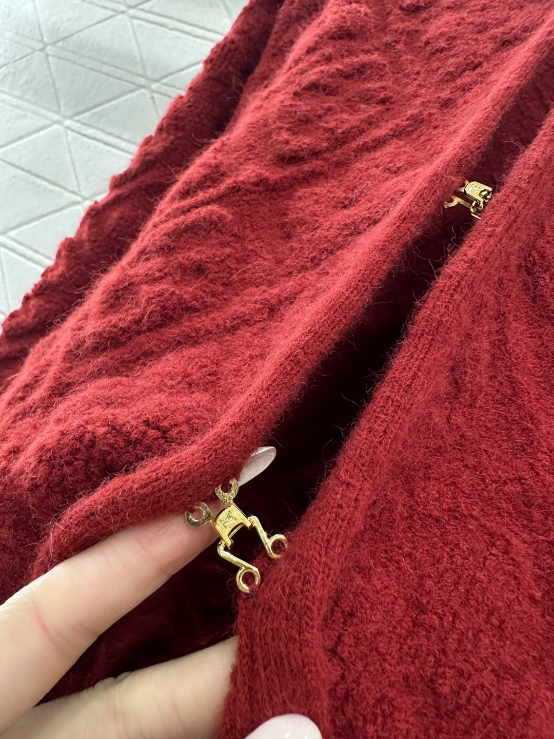 ♥Louis Vuitto*♥2026新品上架 提花针织开衫外套定制YB羊毛纱线织造，提花工艺处理，呈现