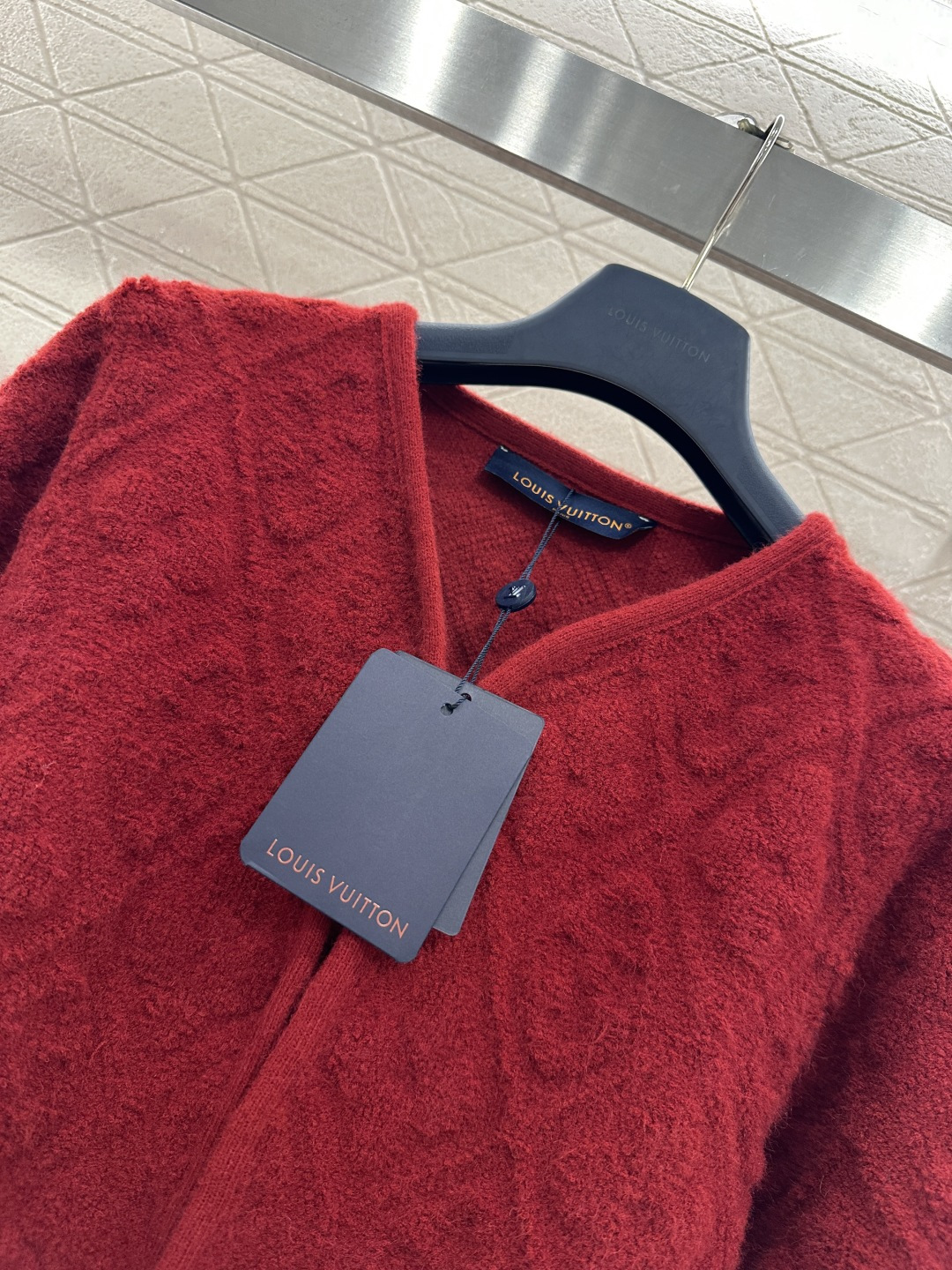 ♥Louis Vuitto*♥2026新品上架 提花针织开衫外套定制YB羊毛纱线织造，提花工艺处理，呈现