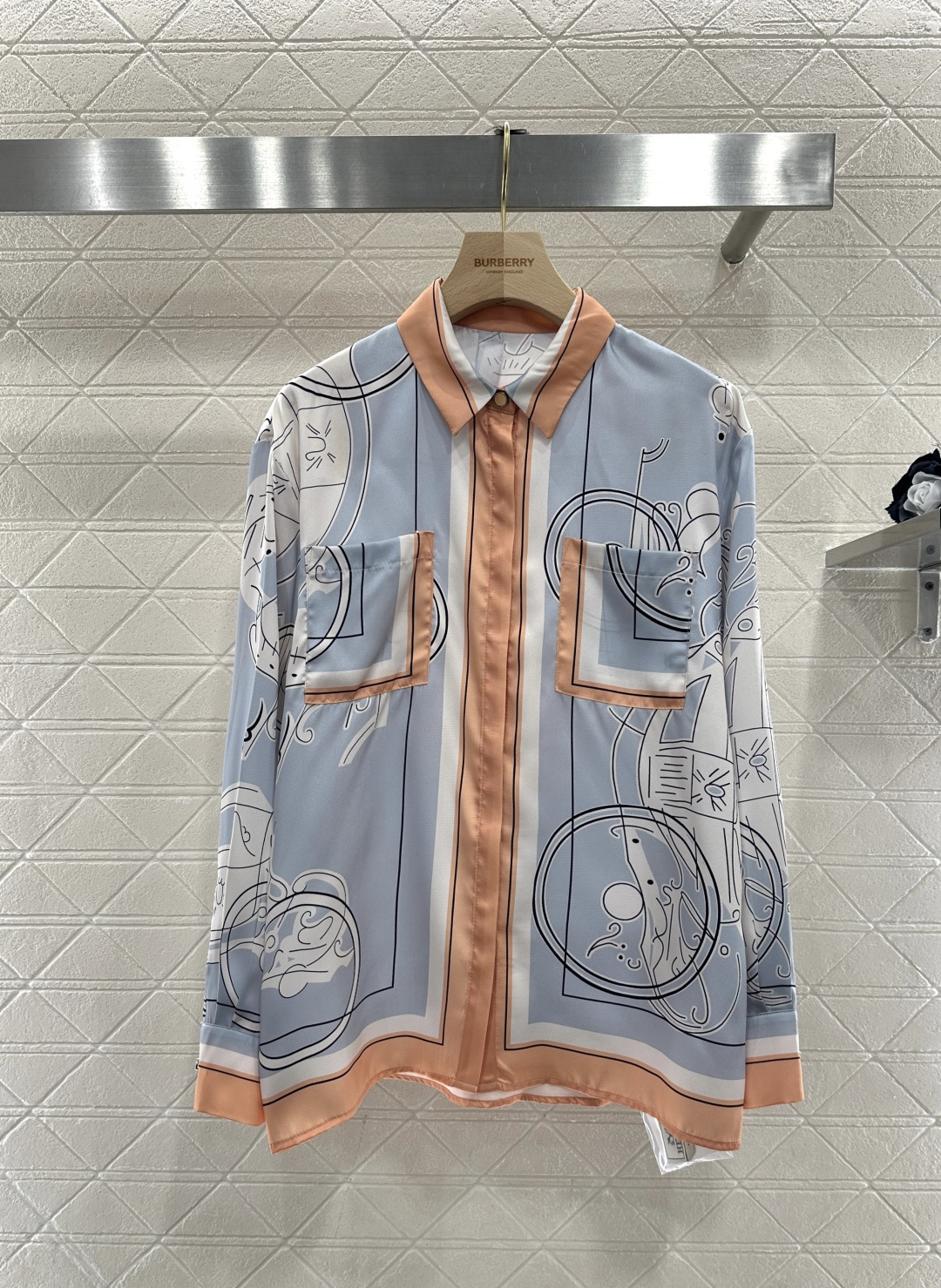 ♥Herme*♥2026新品上架 真丝印花长袖衬衫短裙套装定制YB进口百分百桑蚕丝材质，质感舒适，垂顺透