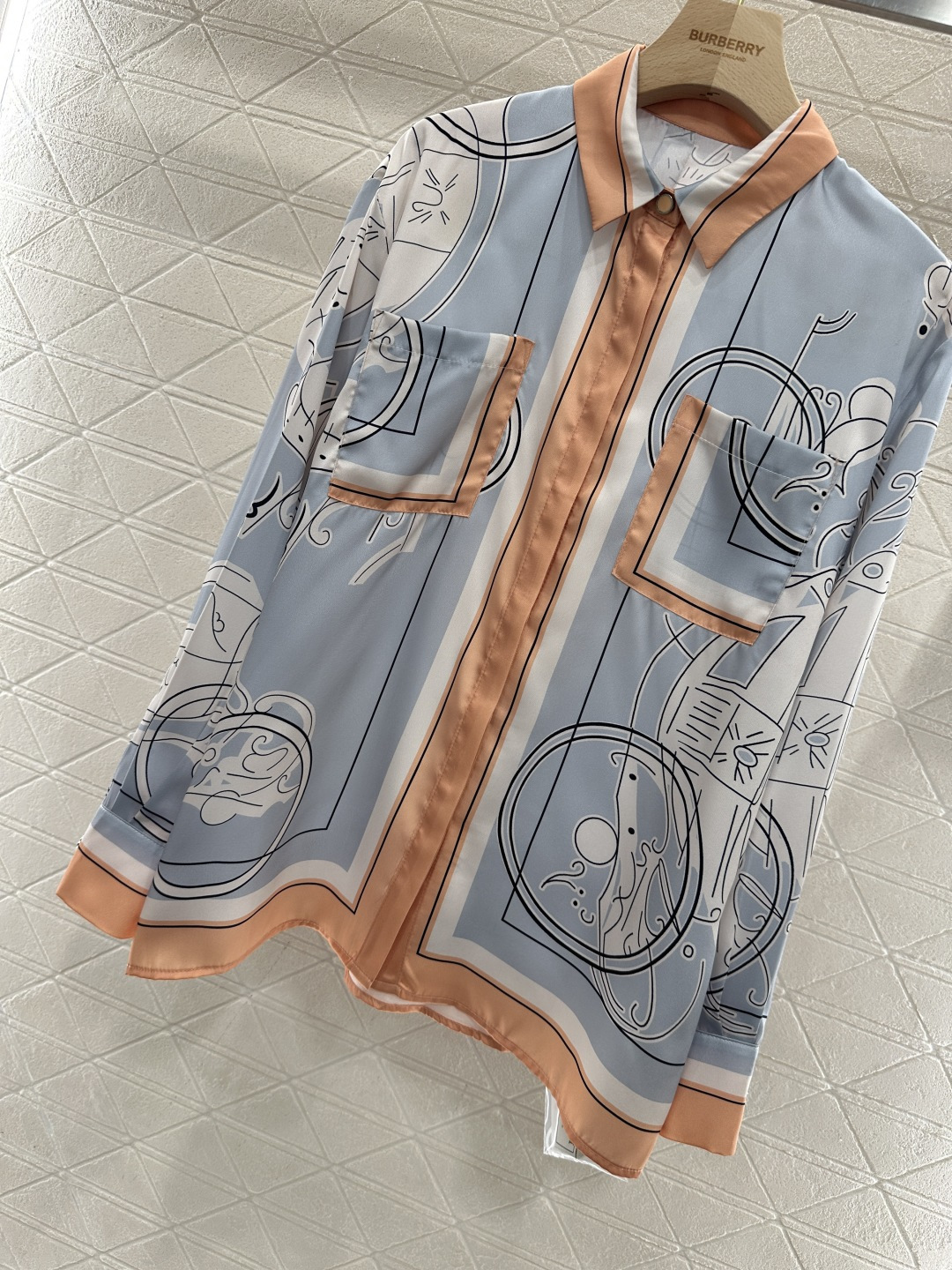 ♥Herme*♥2026新品上架 真丝印花长袖衬衫短裙套装定制YB进口百分百桑蚕丝材质，质感舒适，垂顺透