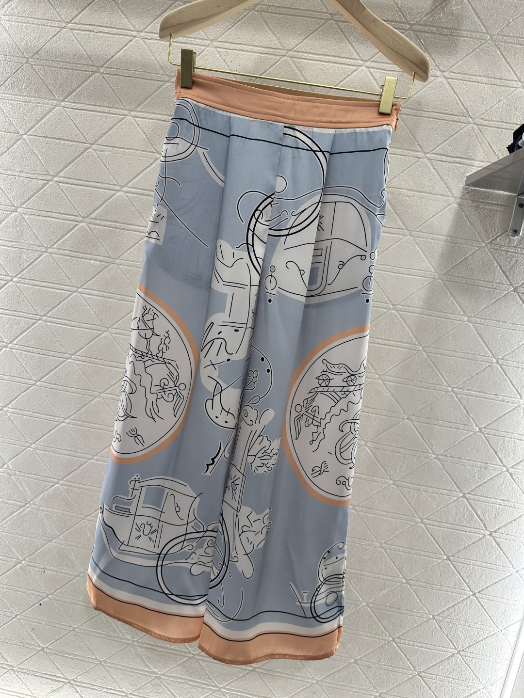 ♥Herme*♥2026新品上架 真丝印花九分裤定制YB进口百分百桑蚕丝材质，质感舒适，垂顺透气，印花阔