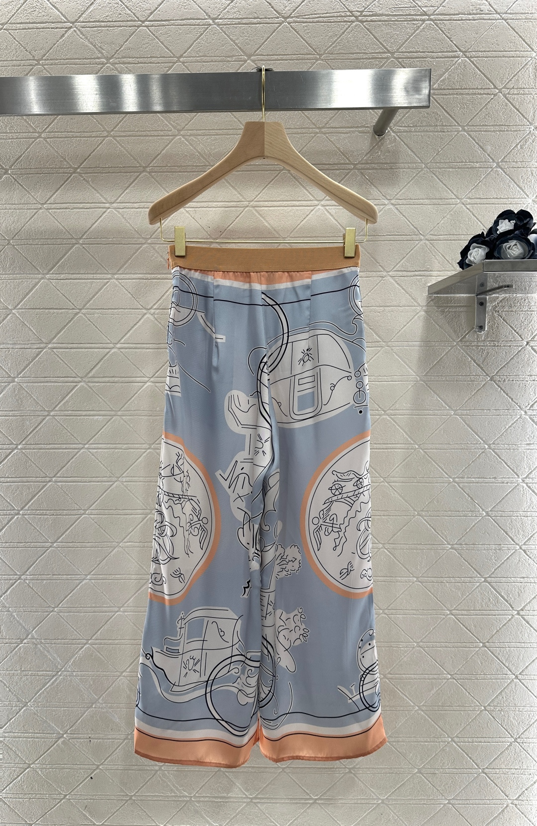 ♥Herme*♥2026新品上架 真丝印花九分裤定制YB进口百分百桑蚕丝材质，质感舒适，垂顺透气，印花阔