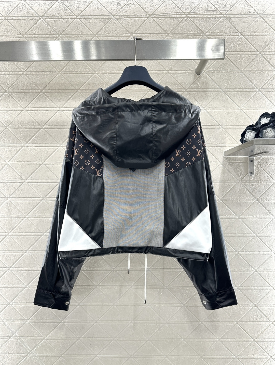 ♥Louis vuitto*♥2026新品上架 连帽拼色拉链外套定制YB进口材质，质感光泽，垂顺有型，连