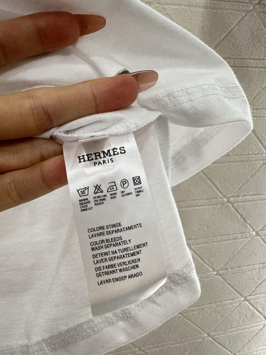 ♥Herme*♥2026新品上架 镂空刺绣徽标𝑇𝑒𝑒定制YB原生全棉材质，透气舒适，质感十足，小款T恤裁