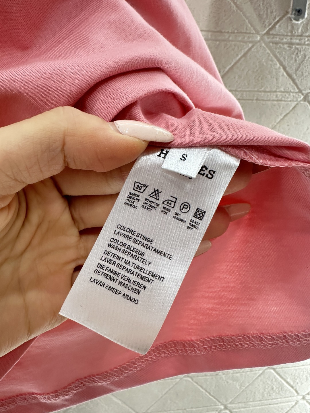 ♥Herme*♥2026新品上架 镂空刺绣徽标𝑇𝑒𝑒定制YB原生全棉材质，透气舒适，质感十足，小款T恤裁