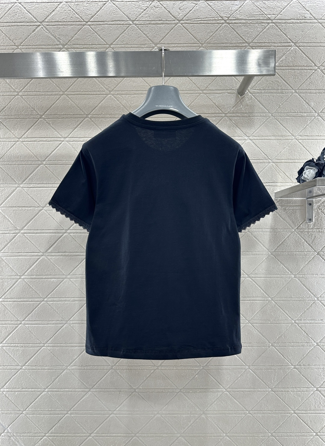 ♥Herme*♥2026新品上架 镂空刺绣徽标𝑇𝑒𝑒定制YB原生全棉材质，透气舒适，质感十足，小款T恤裁