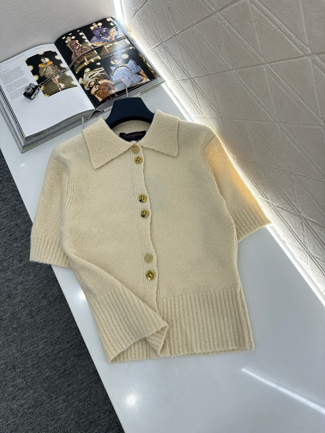 ♥Louis vuitto*♥2026新品上架 翻领针织短袖定制YB羊毛纱线织造，质感高级，舒适柔软，面
