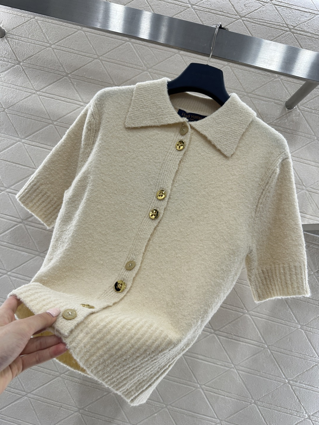 ♥Louis vuitto*♥2026新品上架 翻领针织短袖定制YB羊毛纱线织造，质感高级，舒适柔软，面