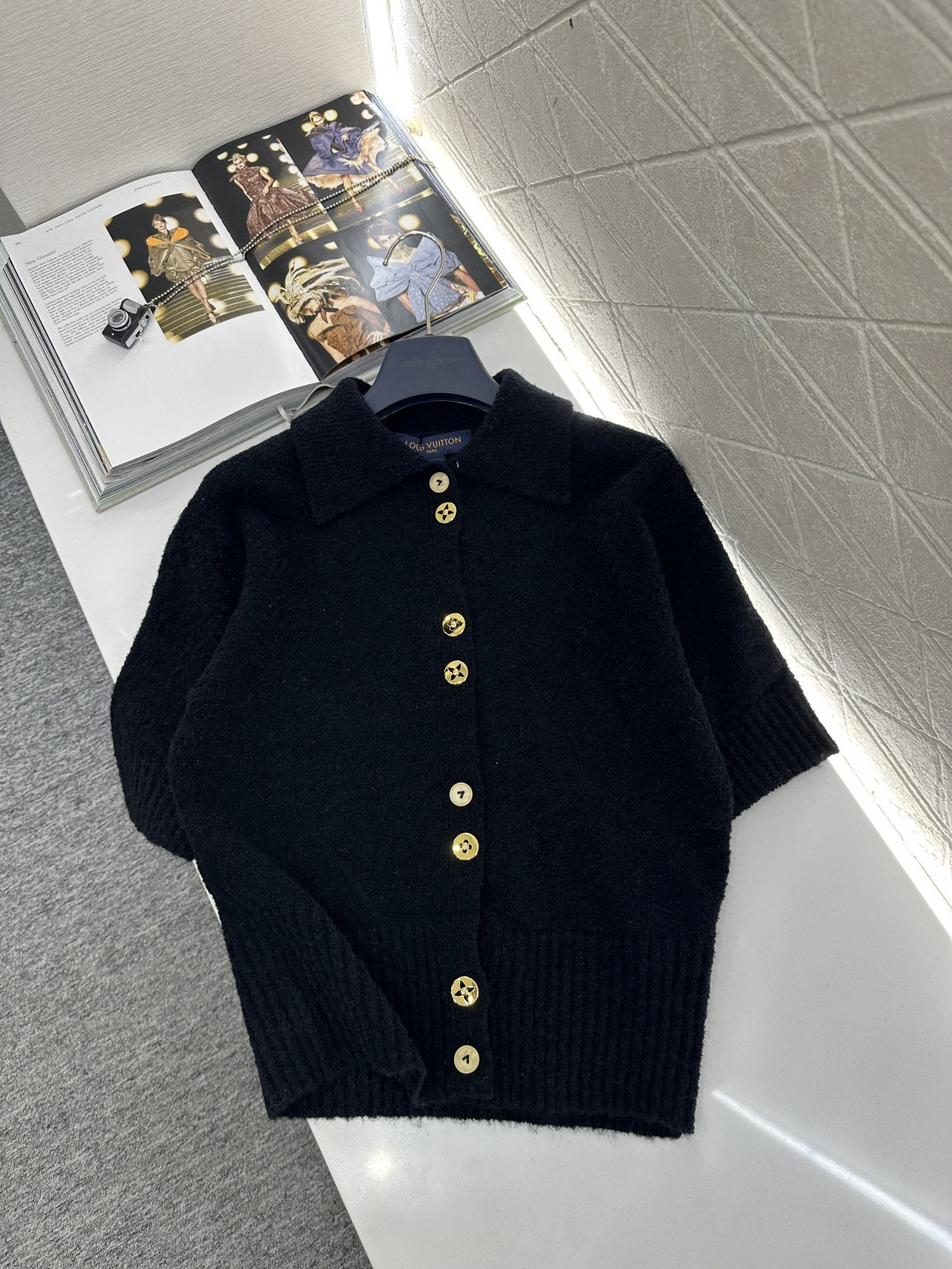 ♥Louis vuitto*♥2026新品上架 翻领针织短袖定制YB羊毛纱线织造，质感高级，舒适柔软，面