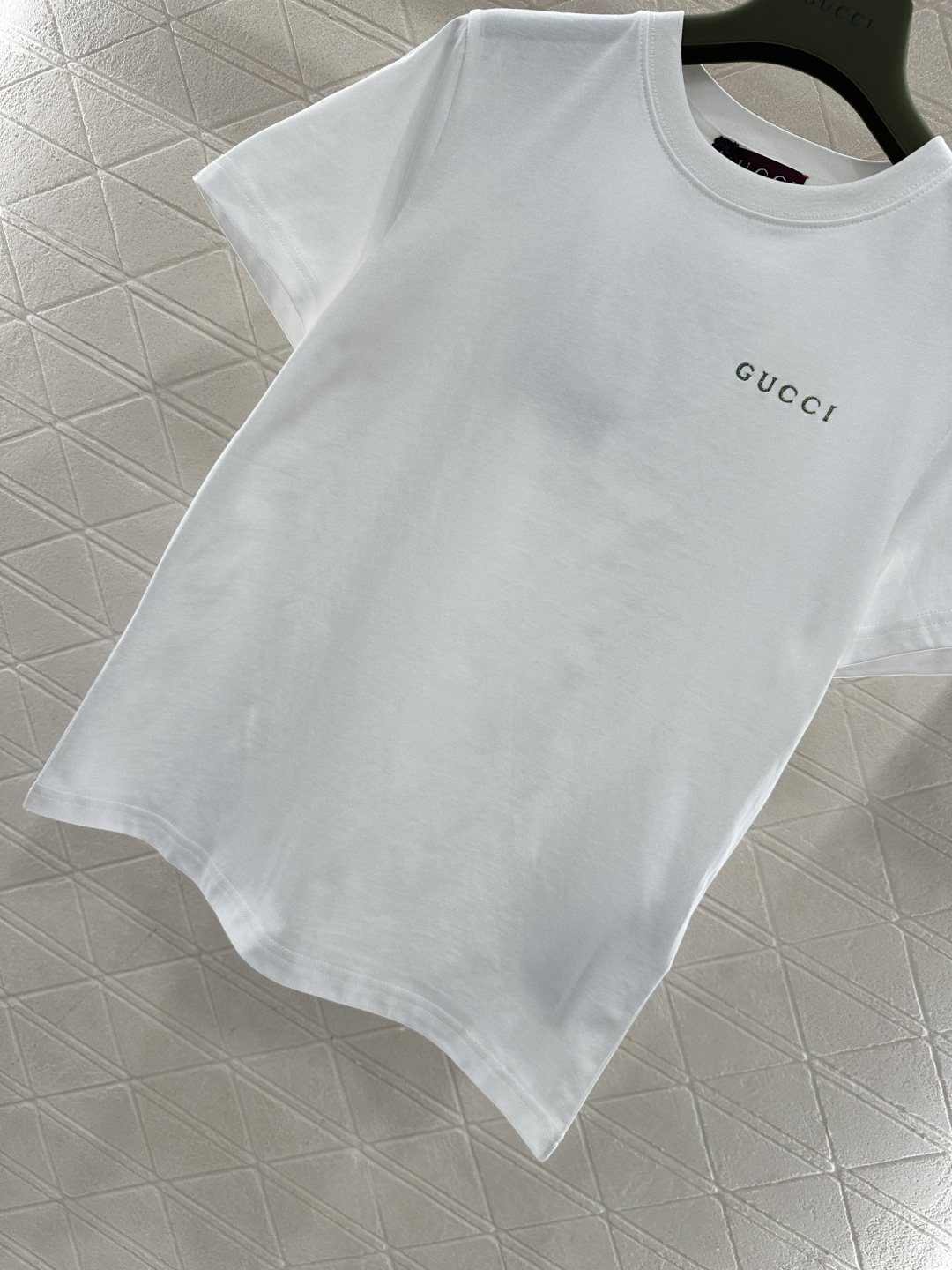 ♥Gucc*♥2026新品上架 印花字母徽标𝑇𝑒𝑒定制YB丝光全棉材质，透气舒适，质感十足，常规短袖T恤