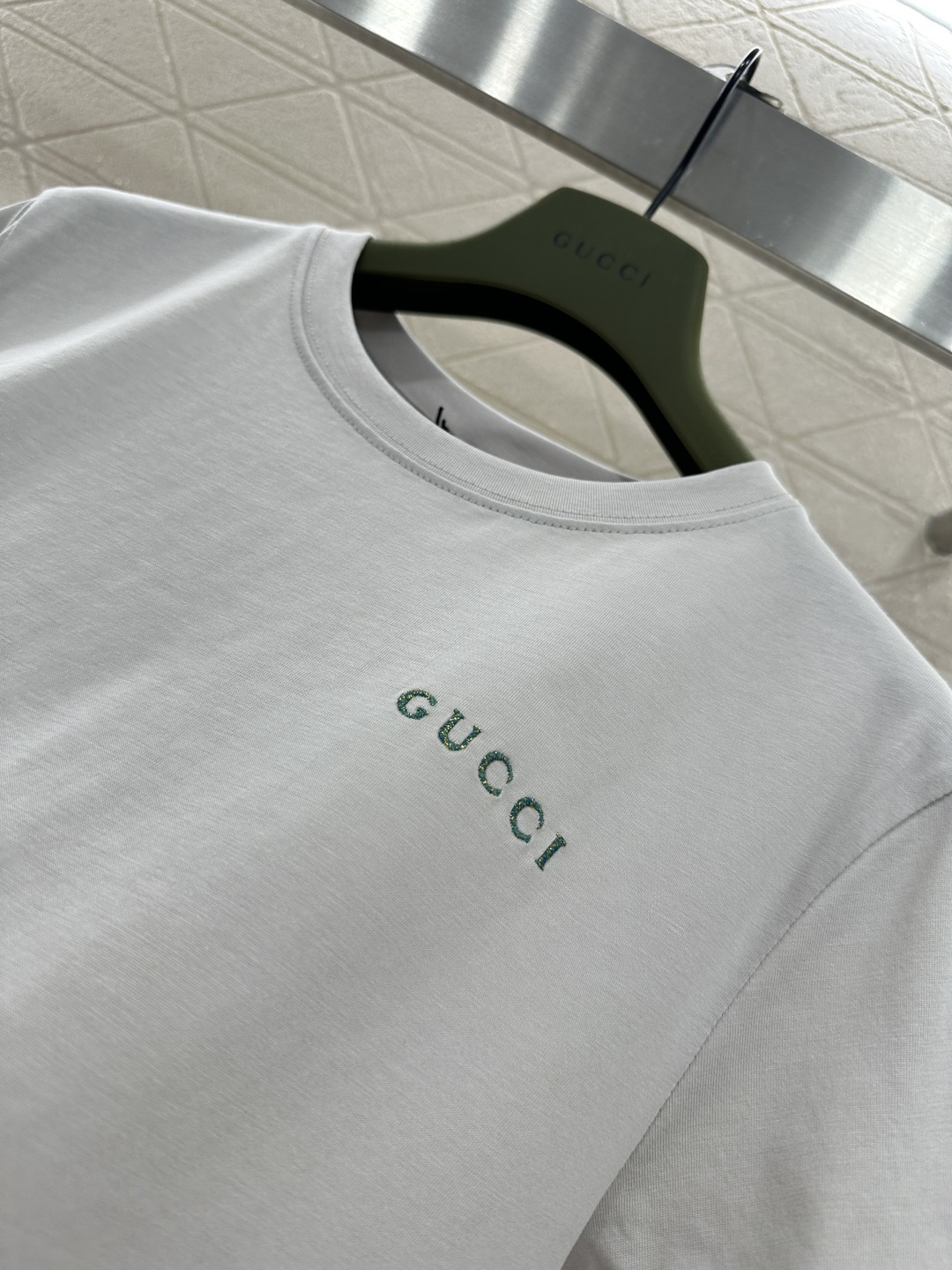 ♥Gucc*♥2026新品上架 印花字母徽标𝑇𝑒𝑒定制YB丝光全棉材质，透气舒适，质感十足，常规短袖T恤