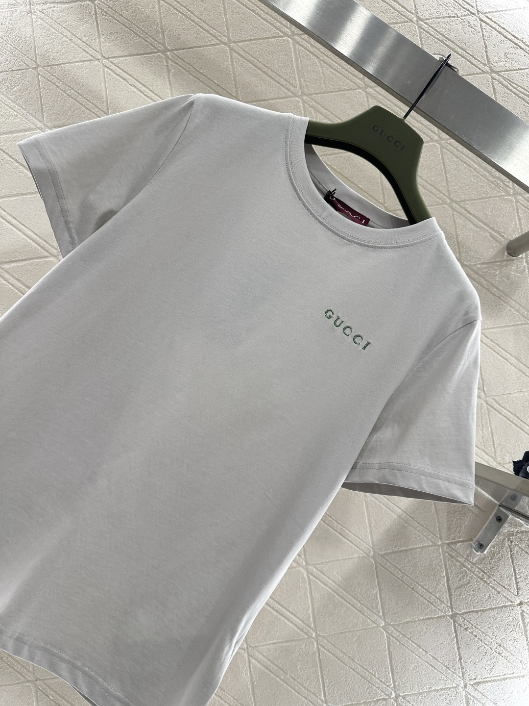 ♥Gucc*♥2026新品上架 印花字母徽标𝑇𝑒𝑒定制YB丝光全棉材质，透气舒适，质感十足，常规短袖T恤