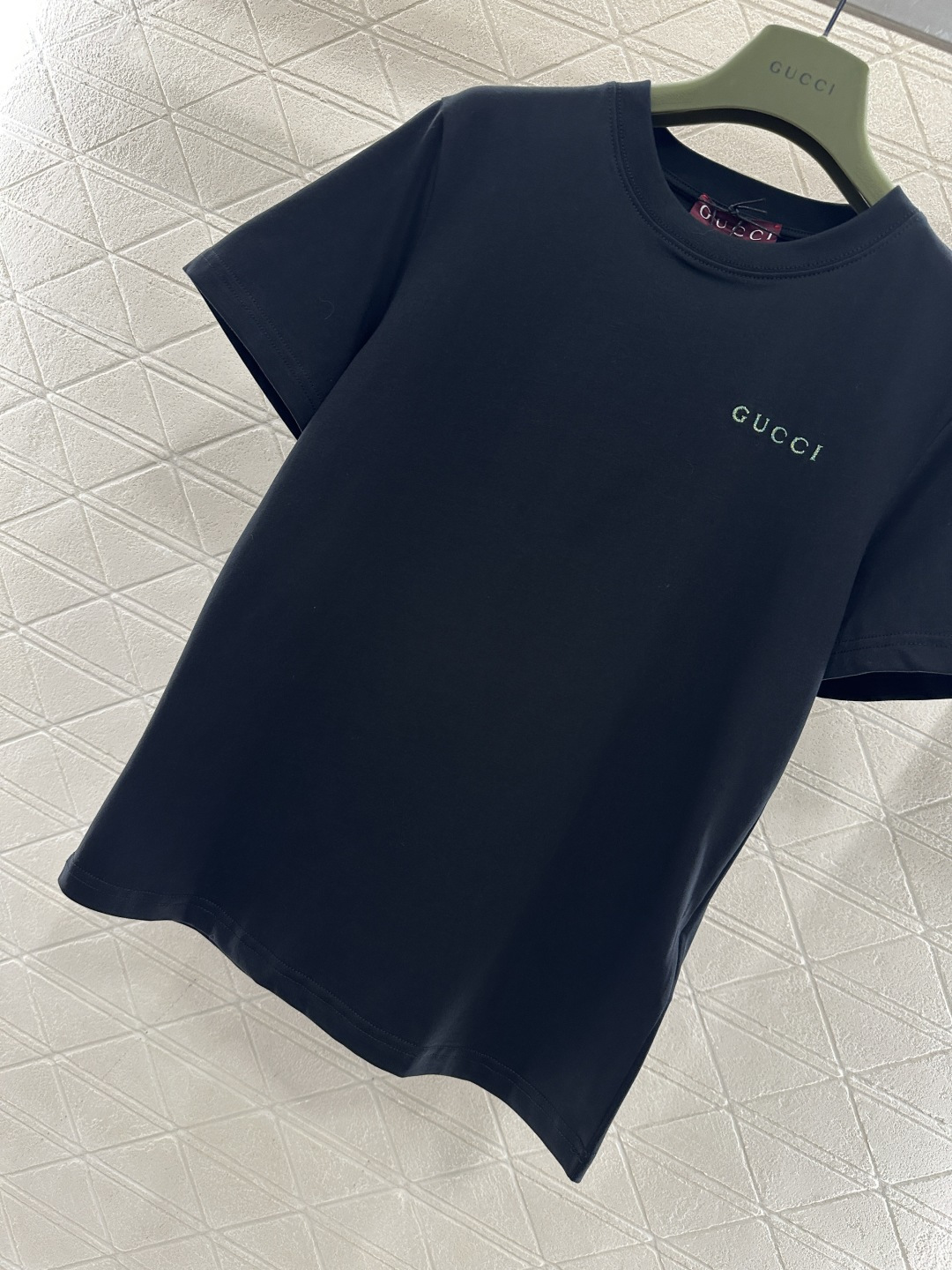 ♥Gucc*♥2026新品上架 印花字母徽标𝑇𝑒𝑒定制YB丝光全棉材质，透气舒适，质感十足，常规短袖T恤
