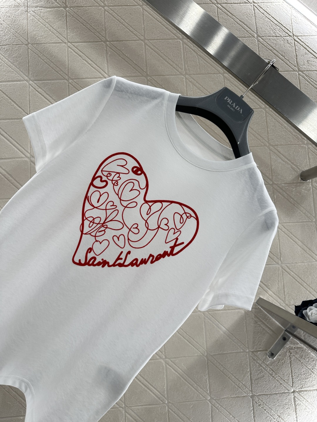 ♥Saint lauren*♥2026新品上架 植绒印花字母徽标𝑇𝑒𝑒定制YB丝光全棉材质，透气舒适，质