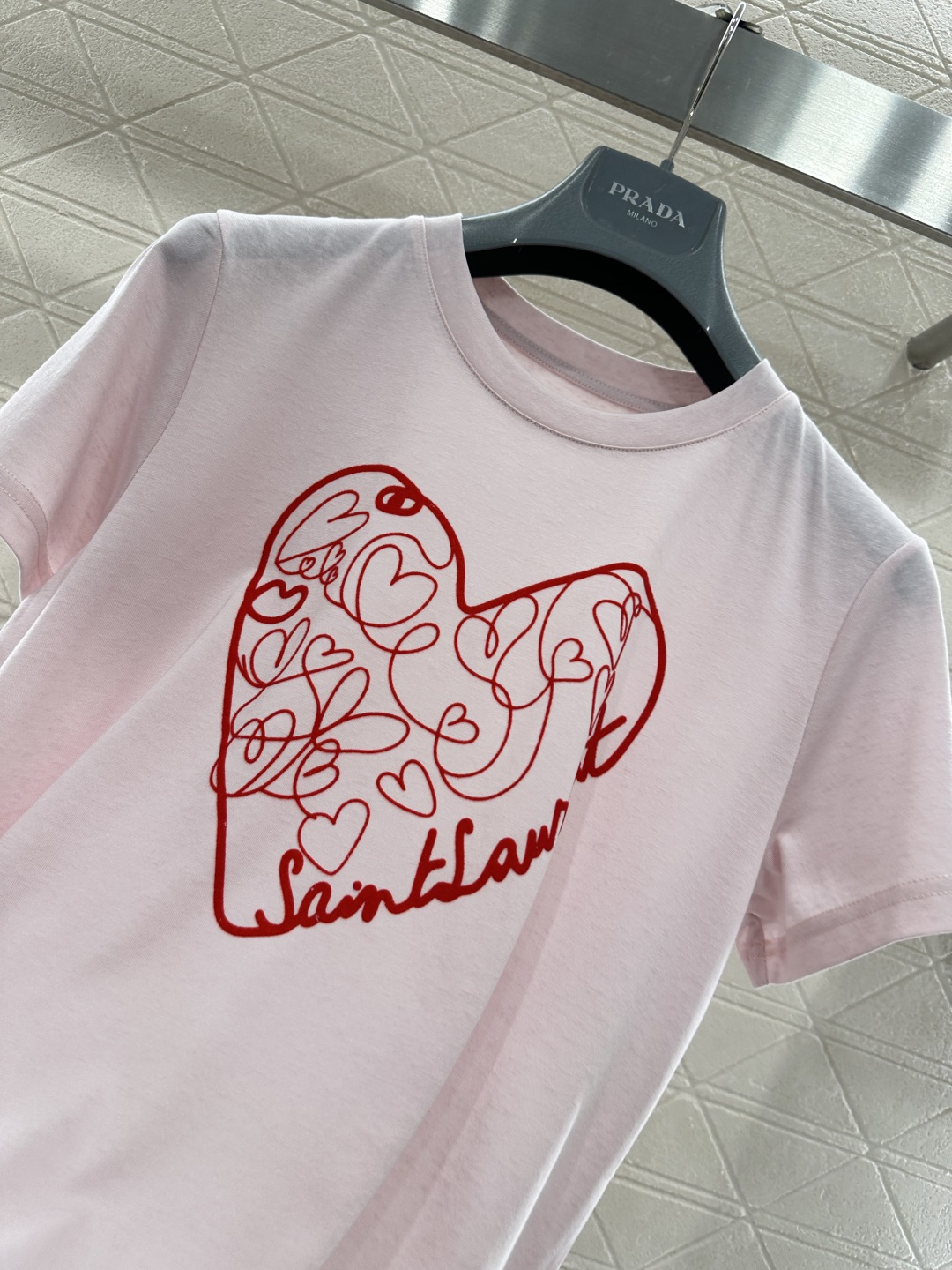 ♥Saint lauren*♥2026新品上架 植绒印花字母徽标𝑇𝑒𝑒定制YB丝光全棉材质，透气舒适，质