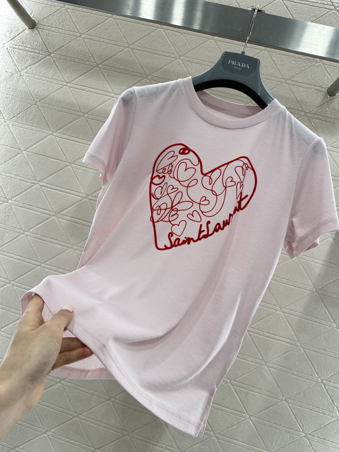 ♥Saint lauren*♥2026新品上架 植绒印花字母徽标𝑇𝑒𝑒定制YB丝光全棉材质，透气舒适，质