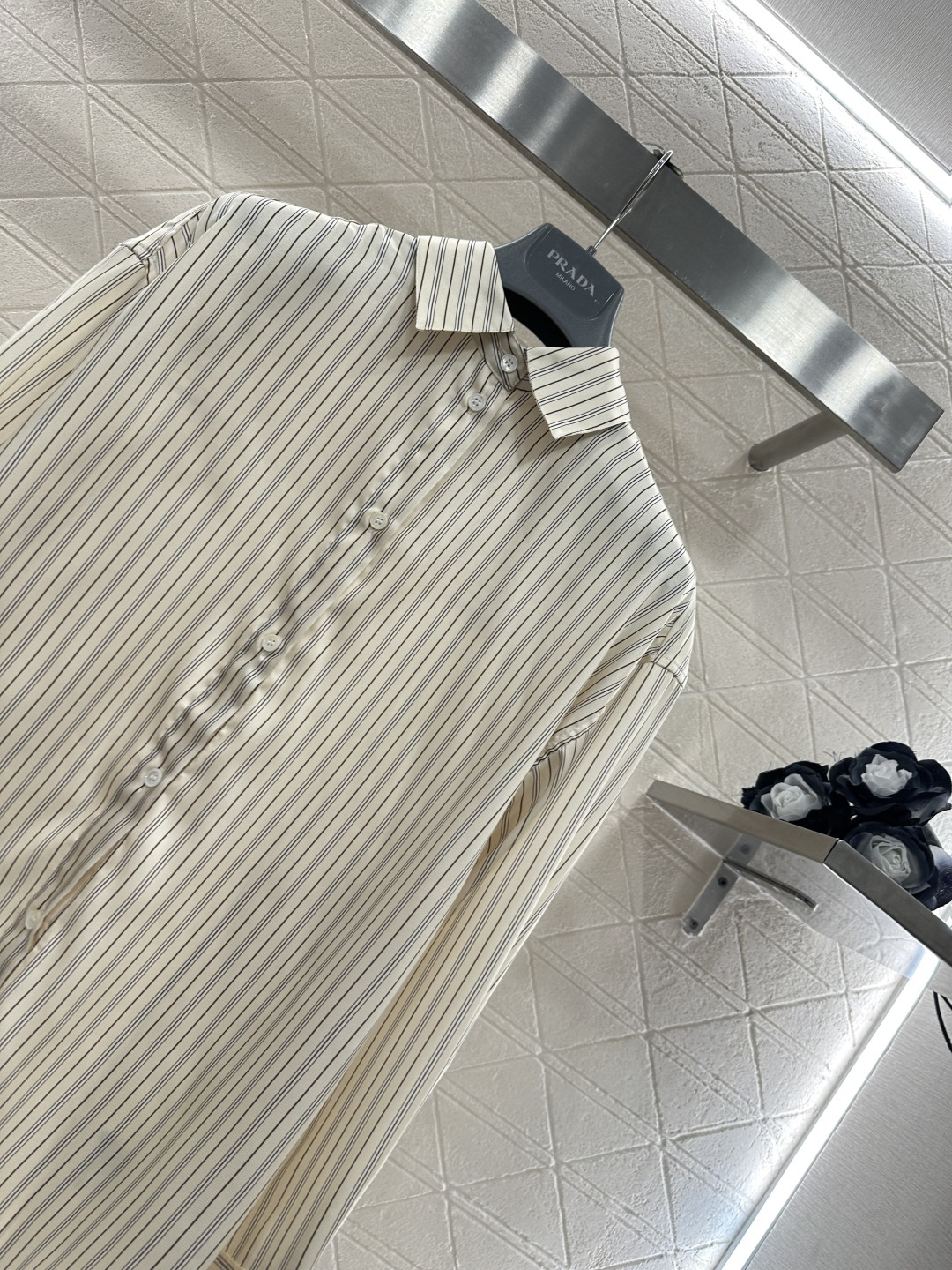 ♥Totem*♥2026新品上架 翻领条纹衬衫半裙套装定制YB进口丝绸材质，质感光泽，飘逸轻盈，翻领条纹