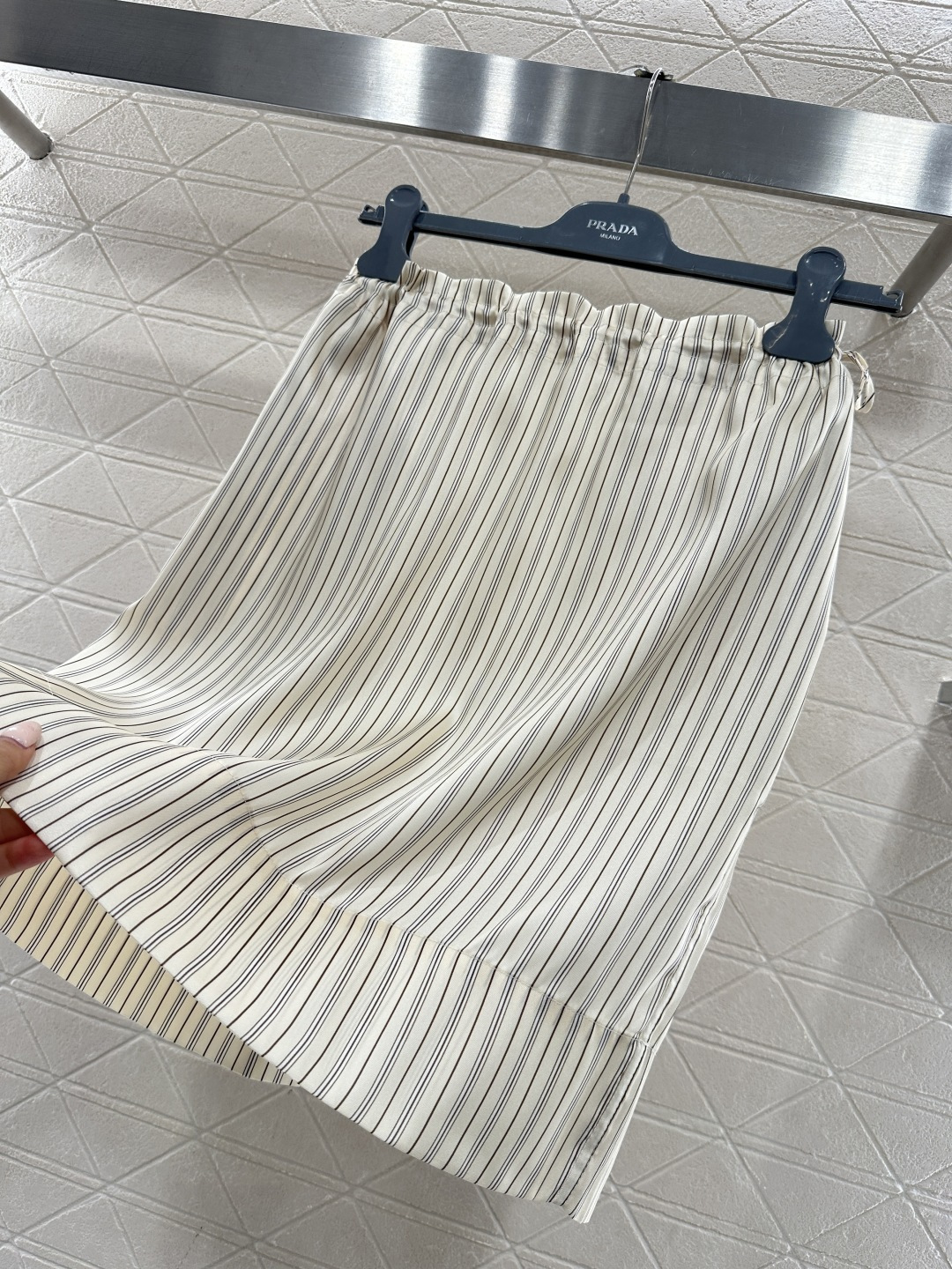 ♥Totem*♥2026新品上架 翻领条纹衬衫半裙套装定制YB进口丝绸材质，质感光泽，飘逸轻盈，翻领条纹