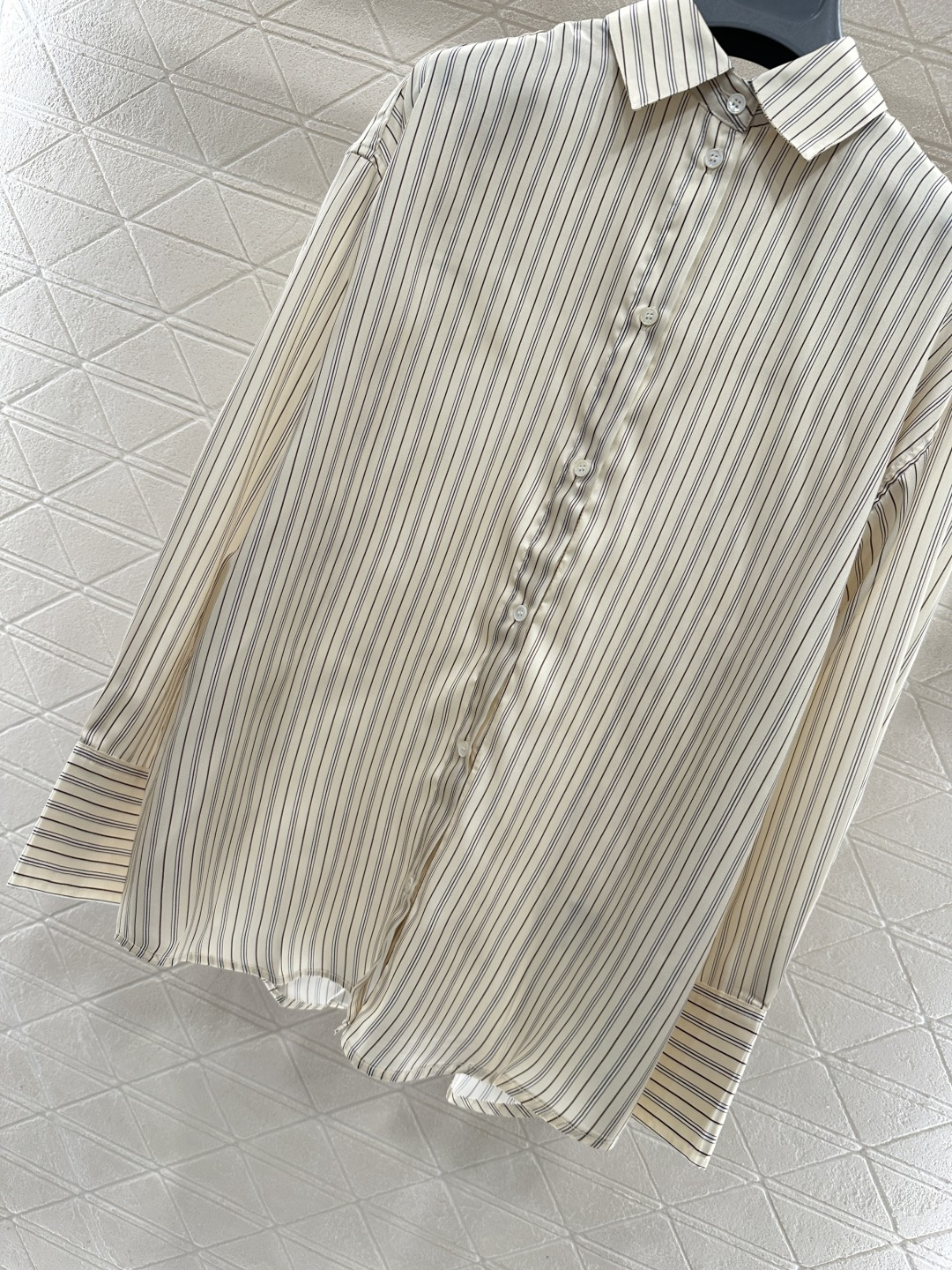 ♥Totem*♥2026新品上架 翻领条纹衬衫半裙套装定制YB进口丝绸材质，质感光泽，飘逸轻盈，翻领条纹