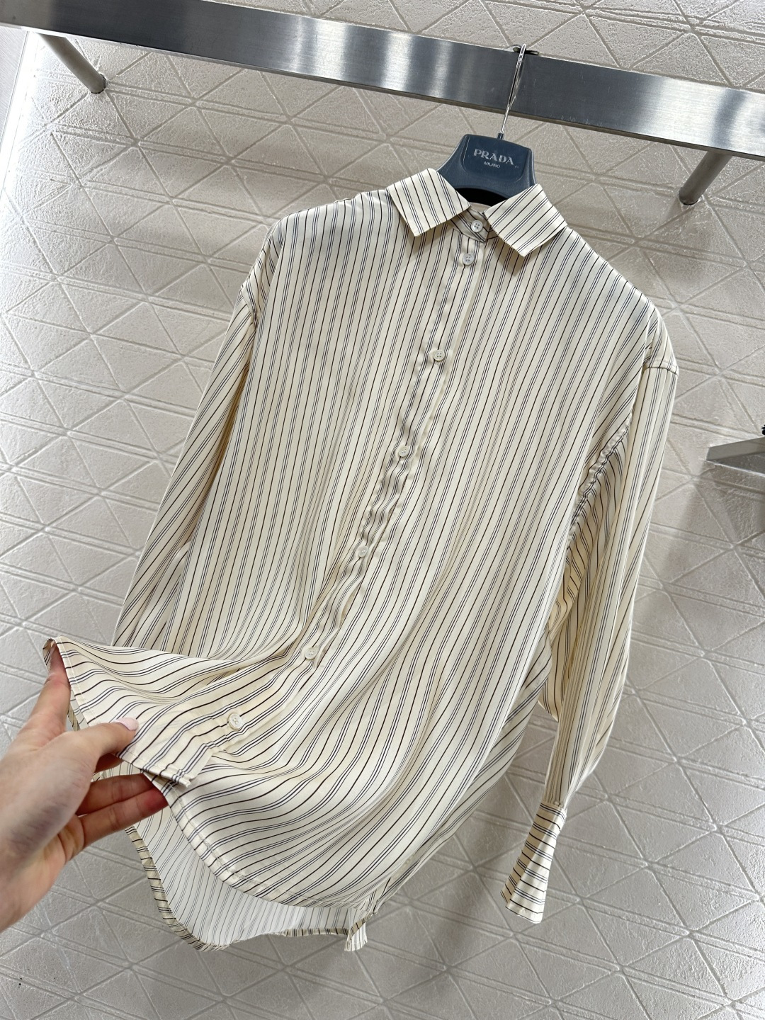 ♥Totem*♥2026新品上架 翻领条纹衬衫半裙套装定制YB进口丝绸材质，质感光泽，飘逸轻盈，翻领条纹
