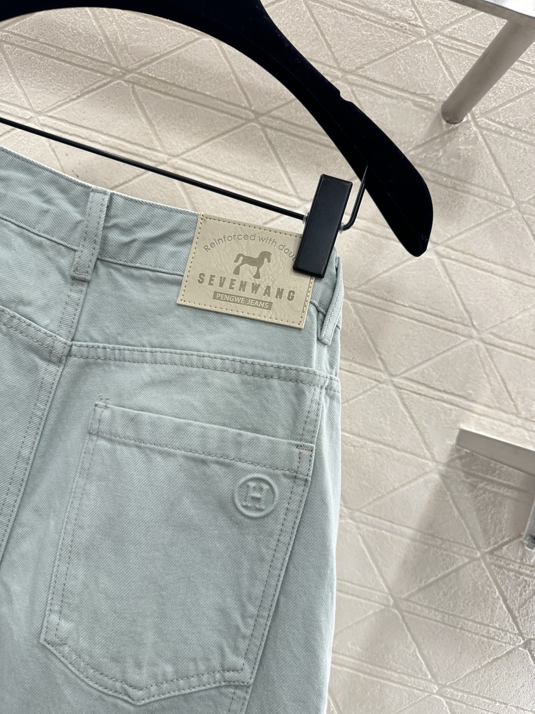 ♥Herme*♥2026新品上架 飞马挂件弯刀长裤定制YB斜纹棉牛仔材质，酵素水洗，质感拉满，高腰纯色净