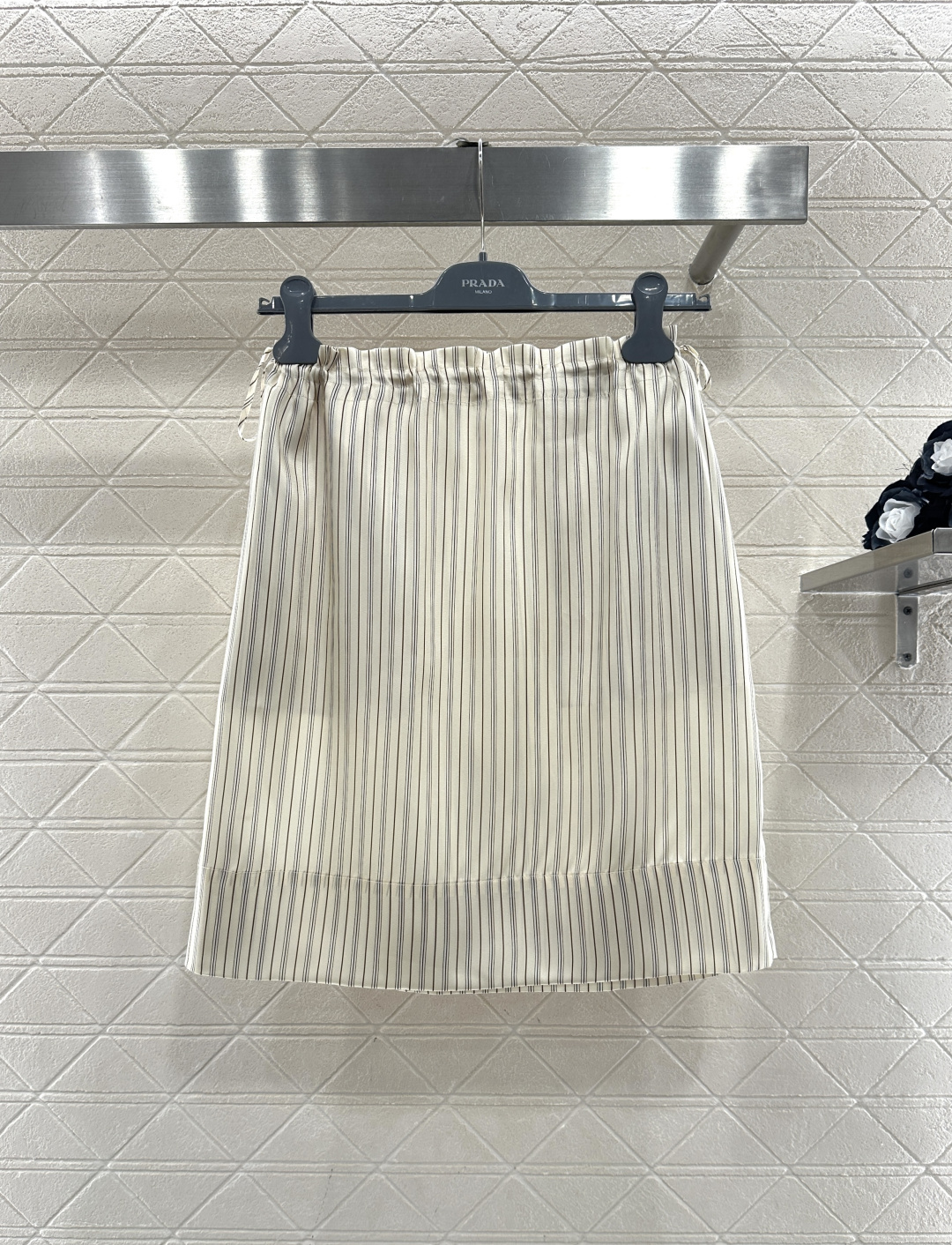 ♥Totem*♥2026新品上架 翻领条纹衬衫半裙套装定制YB进口丝绸材质，质感光泽，飘逸轻盈，翻领条纹