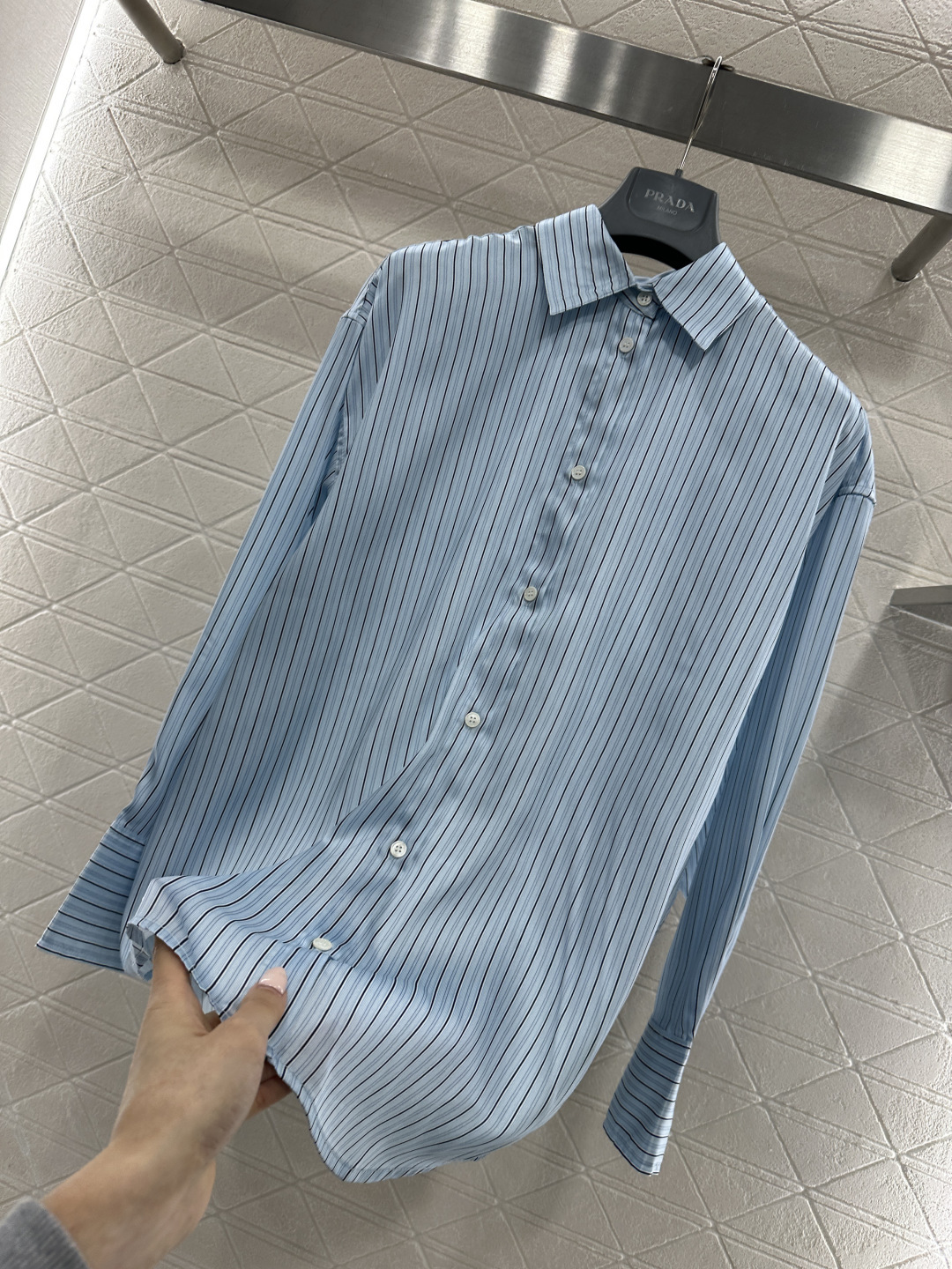 ♥Totem*♥2026新品上架 翻领条纹衬衫半裙套装定制YB进口丝绸材质，质感光泽，飘逸轻盈，翻领条纹