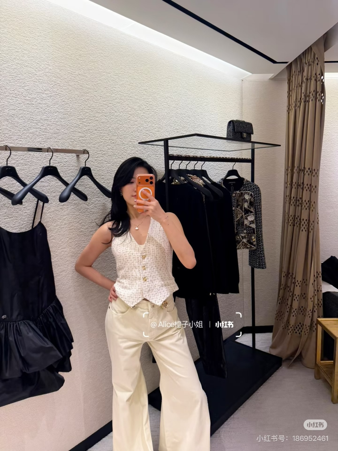 NO:709229,,,19860909,,,Women's clothing