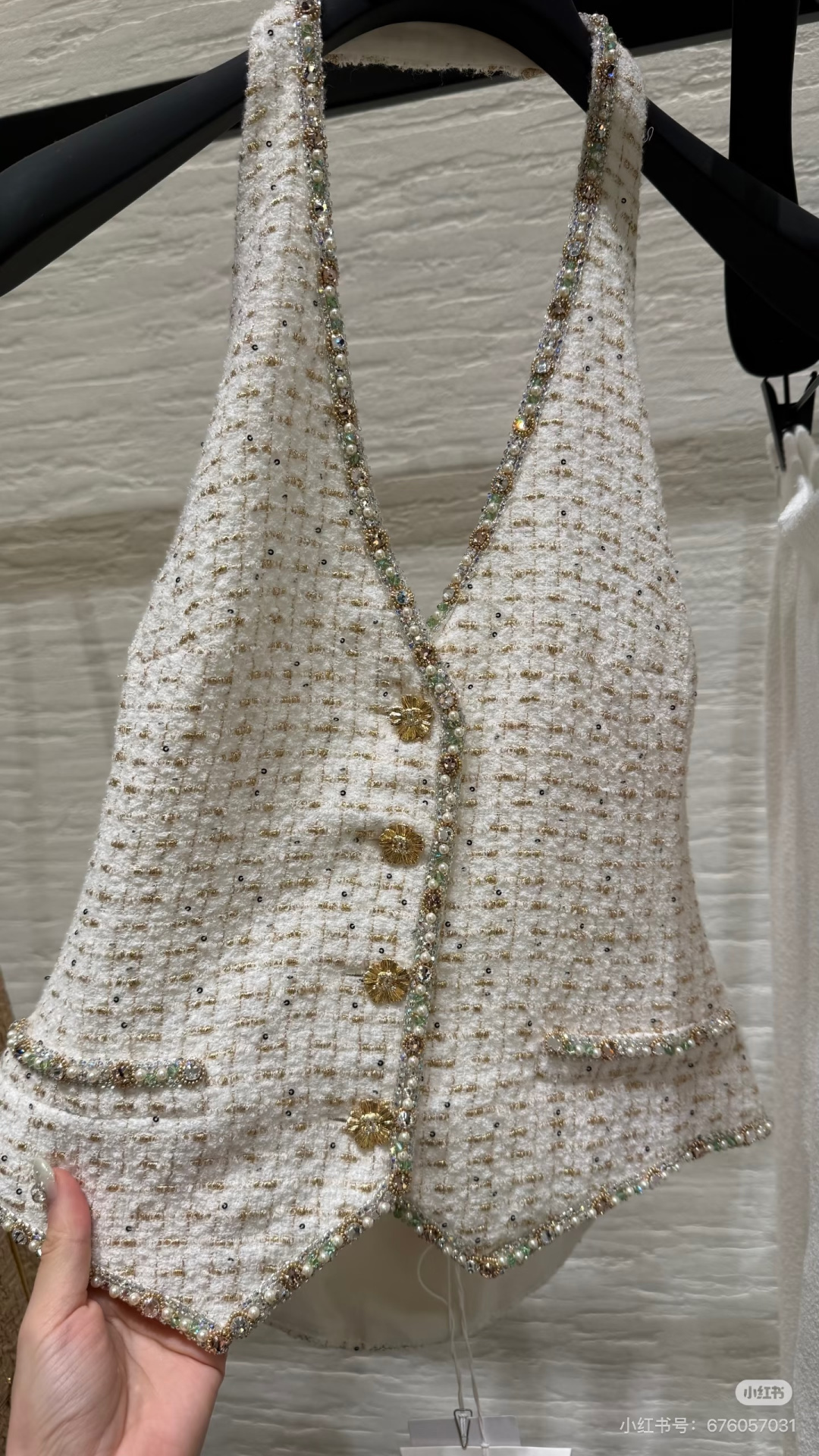 NO:709233,,,19860909,,,Women's clothing