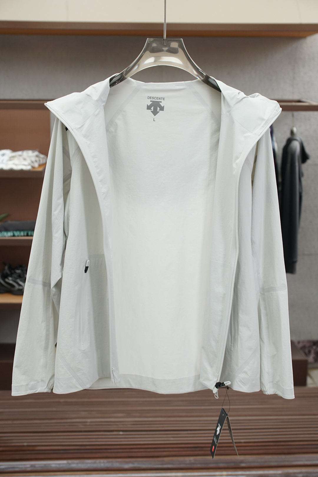 2025 Men’s Sunproof Jacket: Stylish, Functional, and Portable for Outdoor Activities - 图片 9