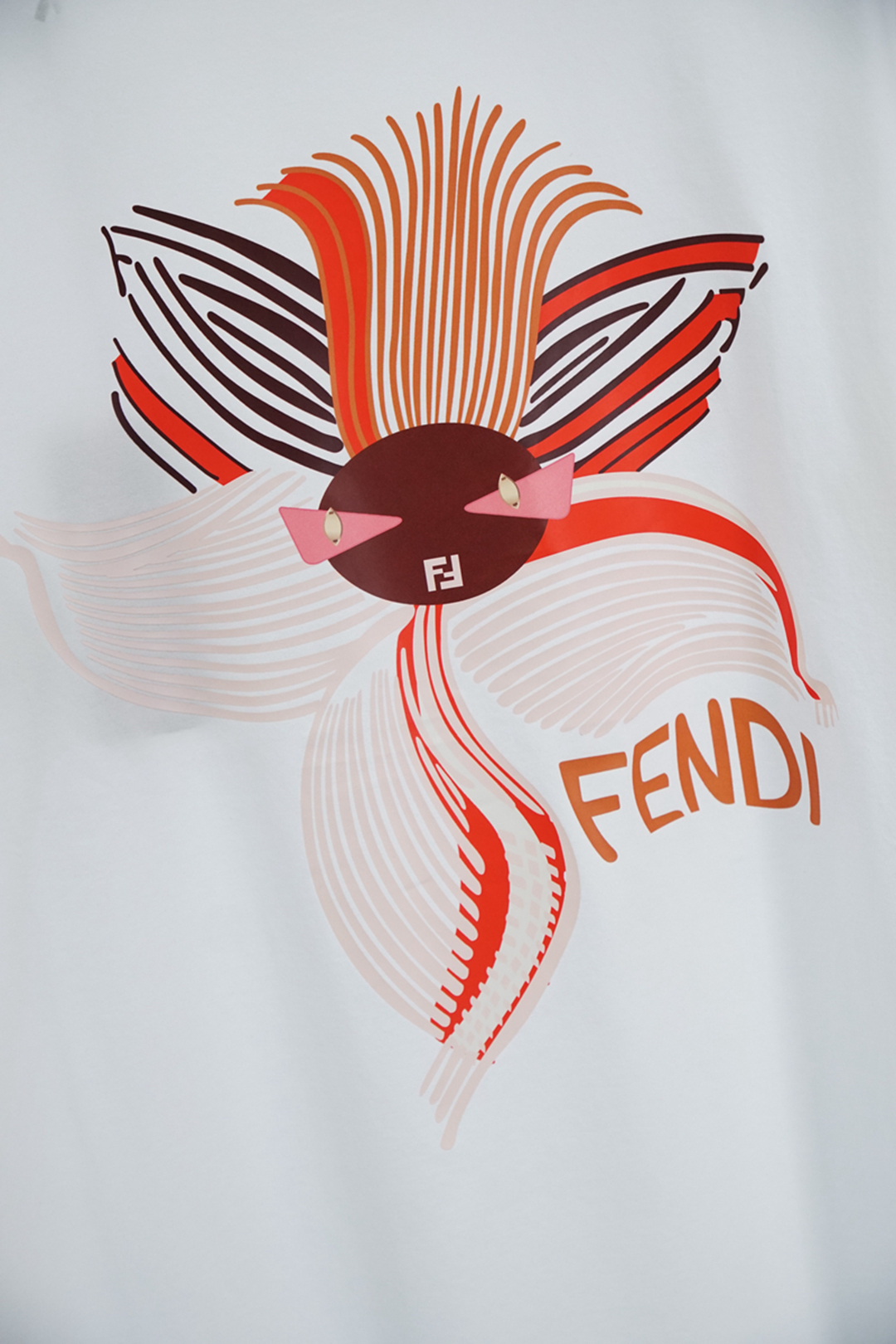 
2025春夏系列新品🇨🇳
Fendi 芬迪-男士圆领短袖🍃奢华品牌字母LOGO标识标注👍🏼上身就能体会
