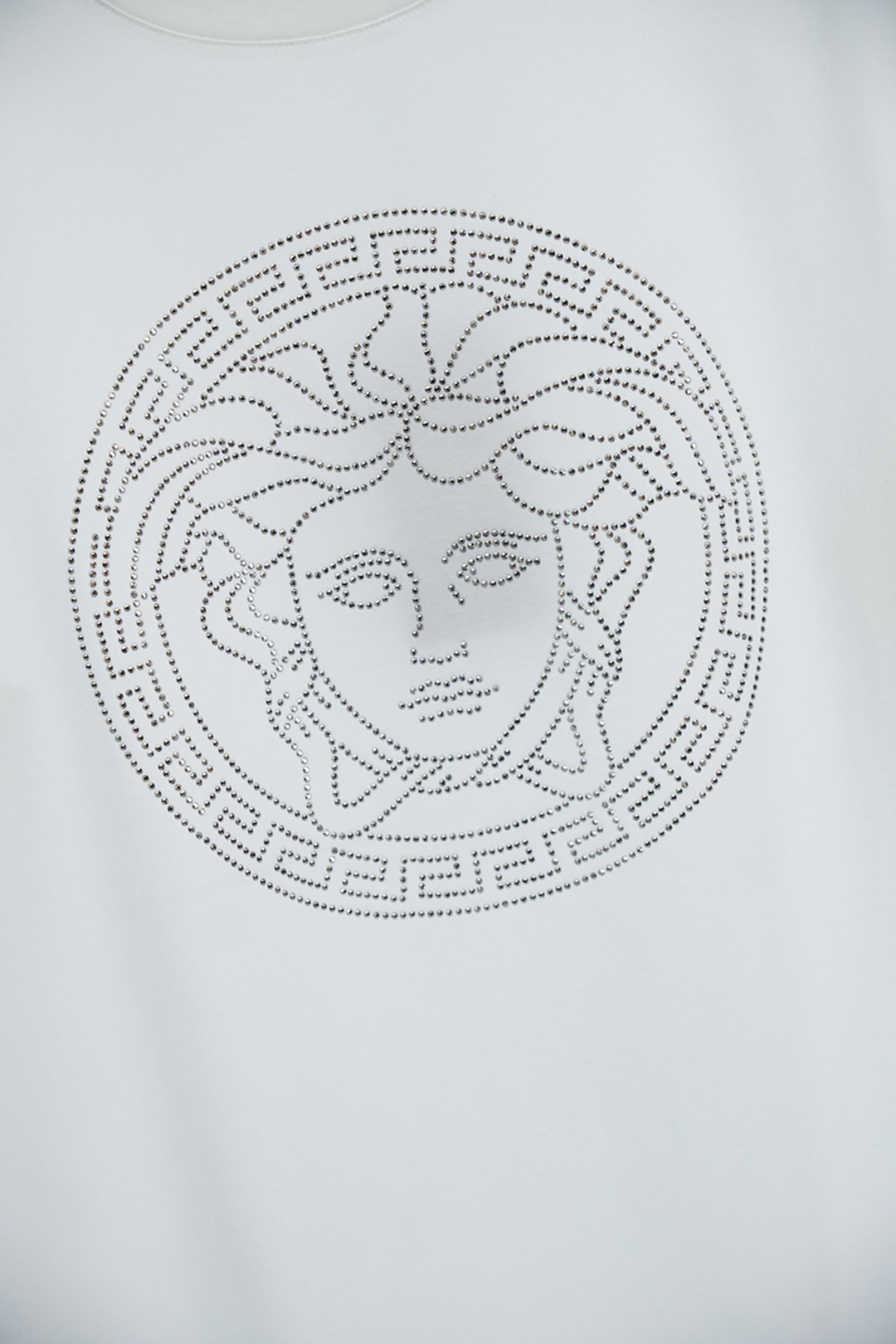 
2025春夏系列新品🇨🇳
范思哲Versace 男士圆领短袖🍃奢华品牌烫钻加数码印花杜丽莎LOGO标识