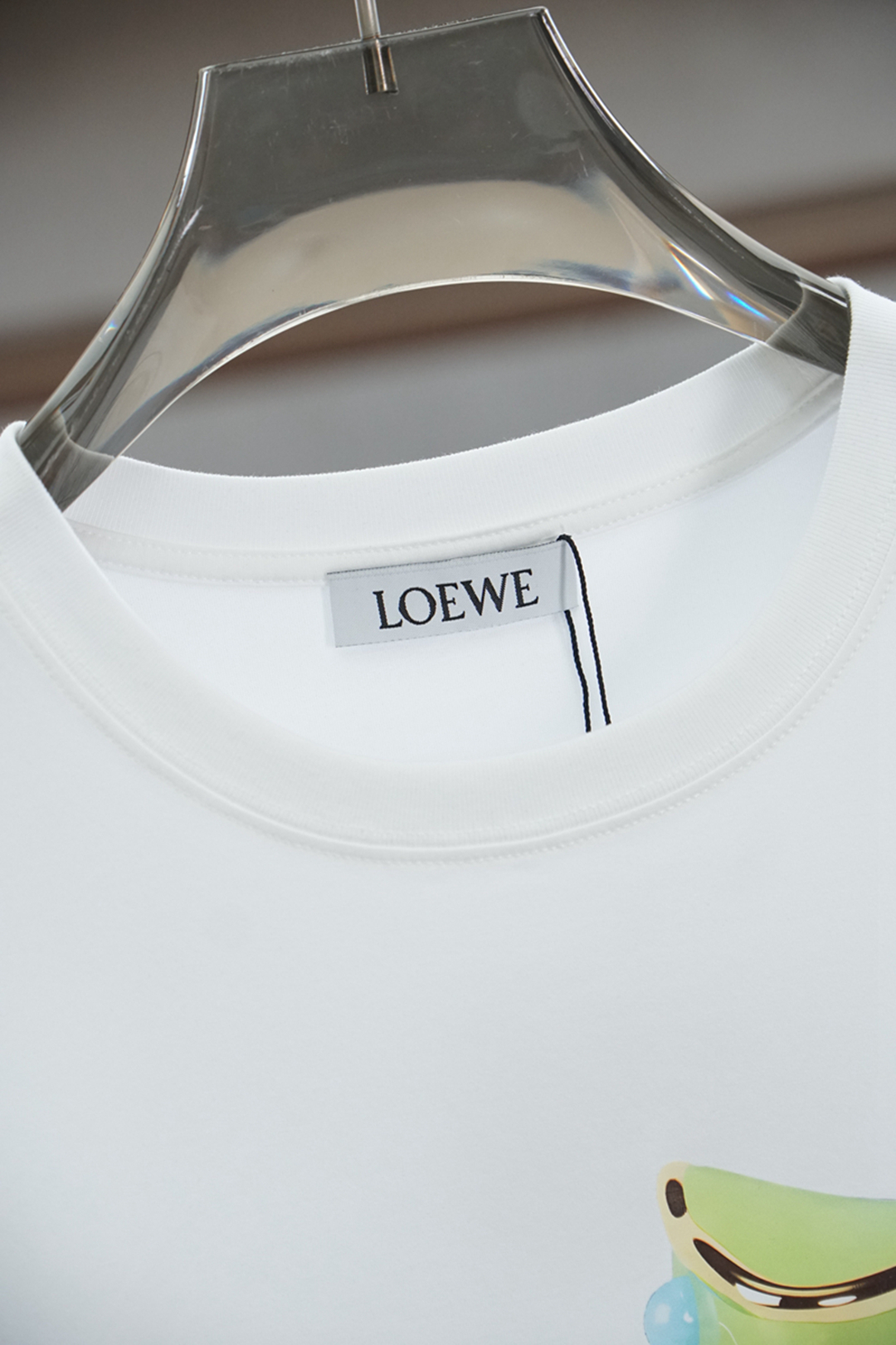 
2025春夏系列新品🇨🇳
Loewe-男士圆领短袖🍃奢华品牌字母数码印花LOGO标识标注👍🏼上身就能体