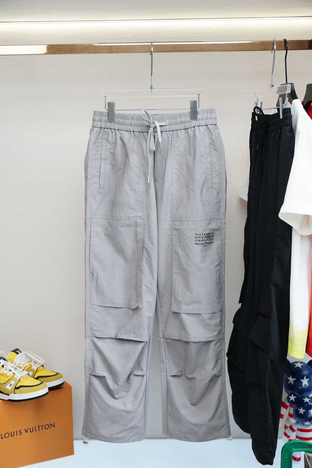 🌟🌟  
马吉拉-
2025
早夏男裤、男士休闲裤工装裤
细棉加氨纶面料休闲裤，最新款上身版型无敌正！
