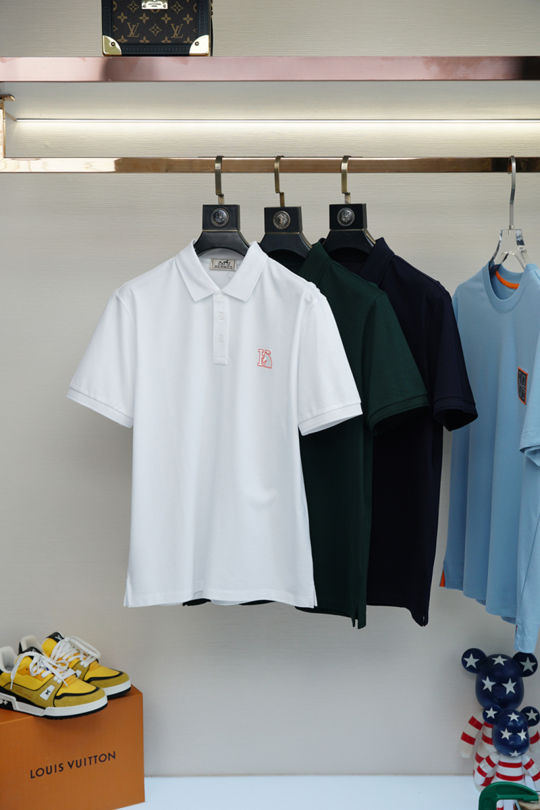 
Hermes 爱马仕 2025ss夏季新款 H家男士 翻领T恤
胸前🐎家图案 采用进口机高密度刺绣工艺