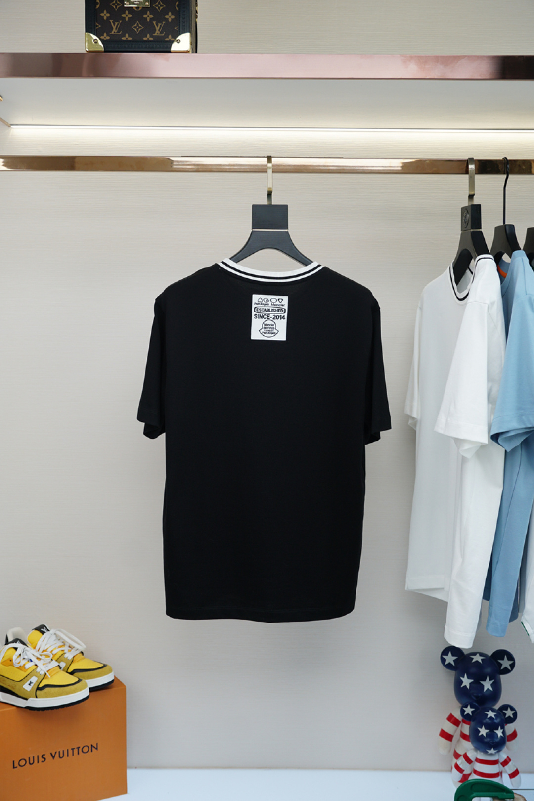 蒙口 Moncler-2025ss最新短T
面料采用32支双股新疆长绒棉紧密圆领短