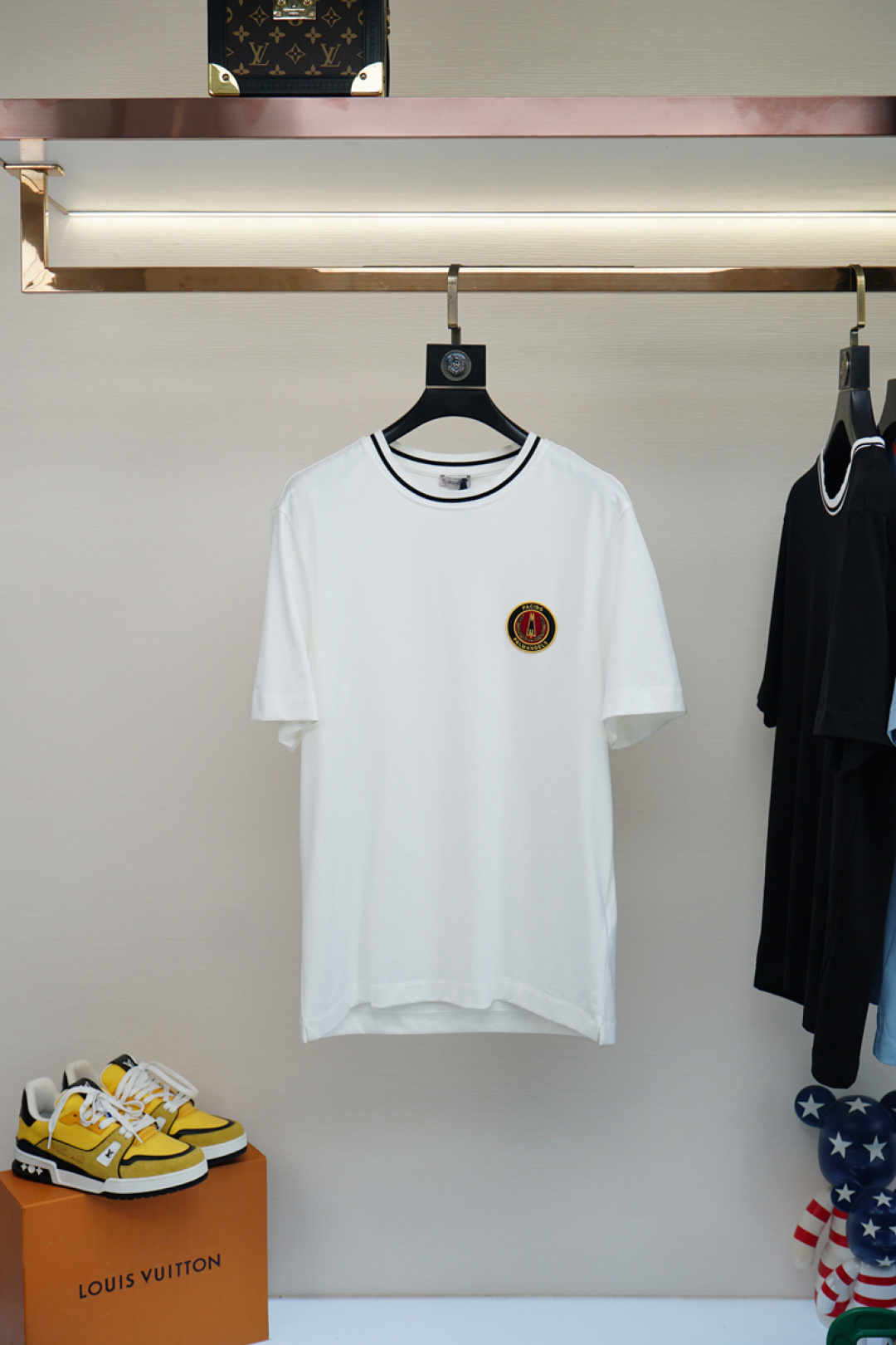 蒙口 Moncler-2025ss最新短T
面料采用32支双股新疆长绒棉紧密圆领短