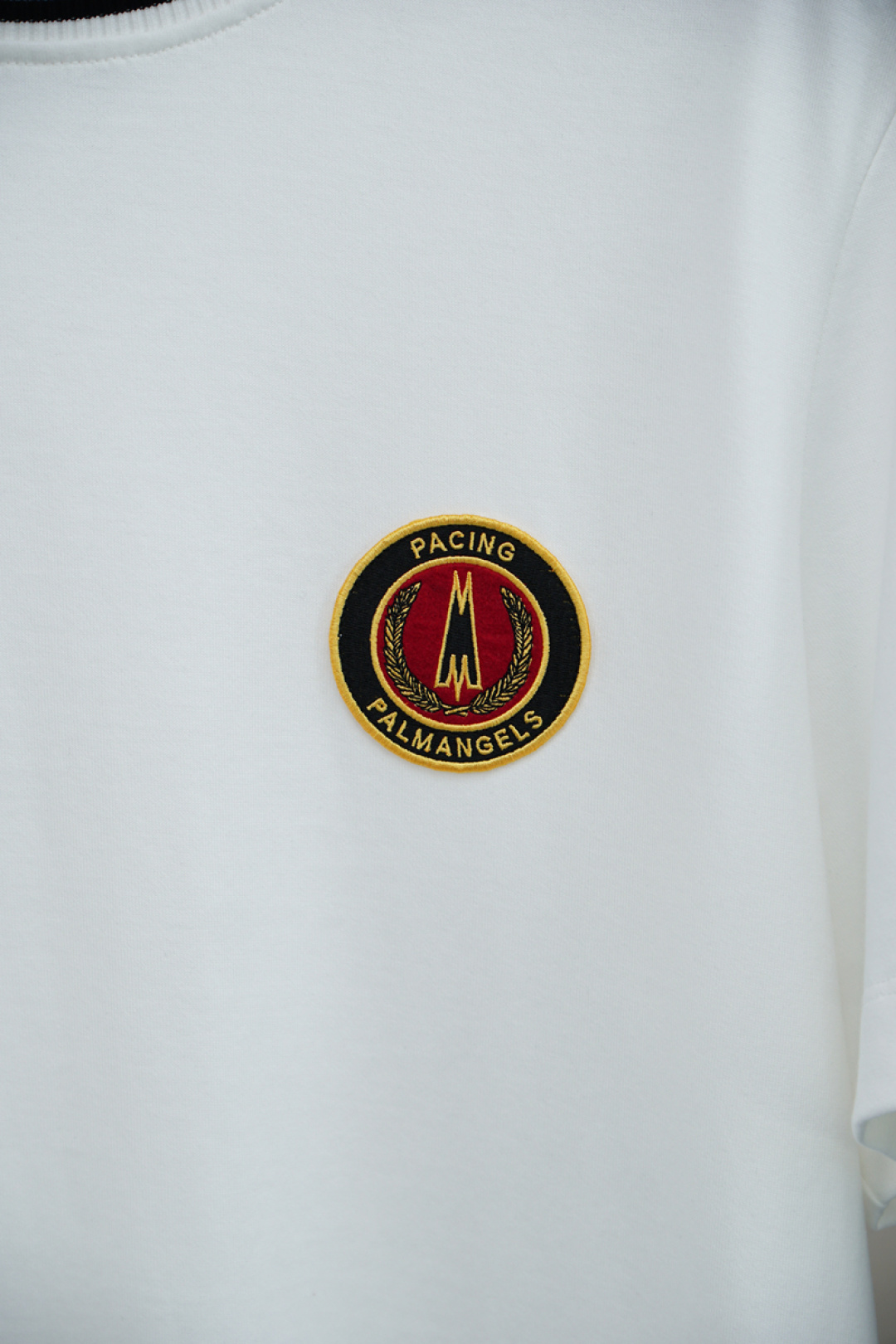 蒙口 Moncler-2025ss最新短T
面料采用32支双股新疆长绒棉紧密圆领短