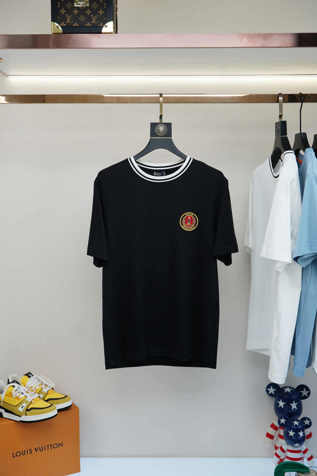 蒙口 Moncler-2025ss最新短T
面料采用32支双股新疆长绒棉紧密圆领短