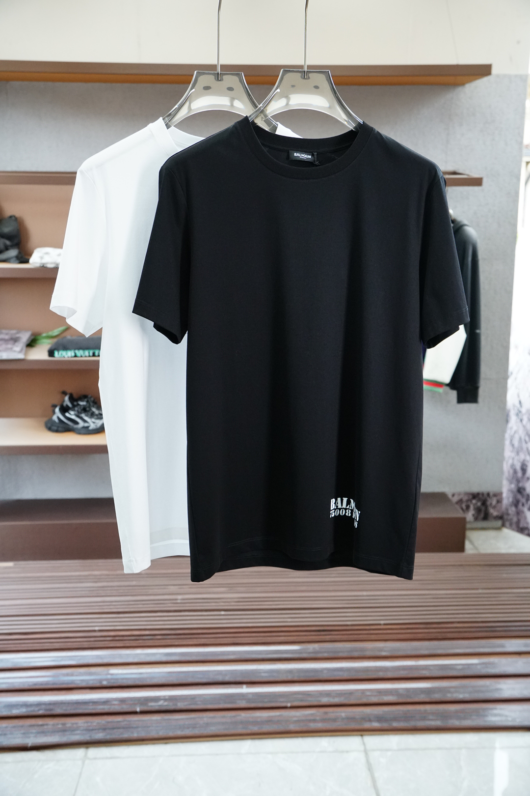 Title: P530BALMAN Men’s Short-Sleeve Logo T-Shirt 2025 Collection Summary: Young, fashionable design with logo on top, made from top European cotton, soft and glamorous