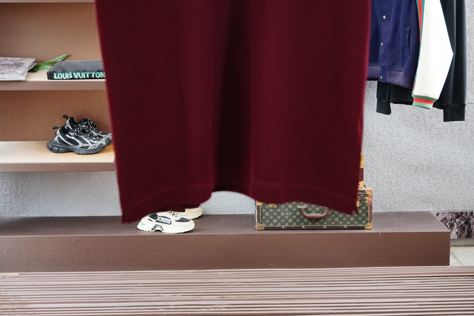 Gucci 古奇
专柜同步2025ss夏季新品,男士胸前经典徽标标识商务休闲撞色领短袖Polo衫!贸易