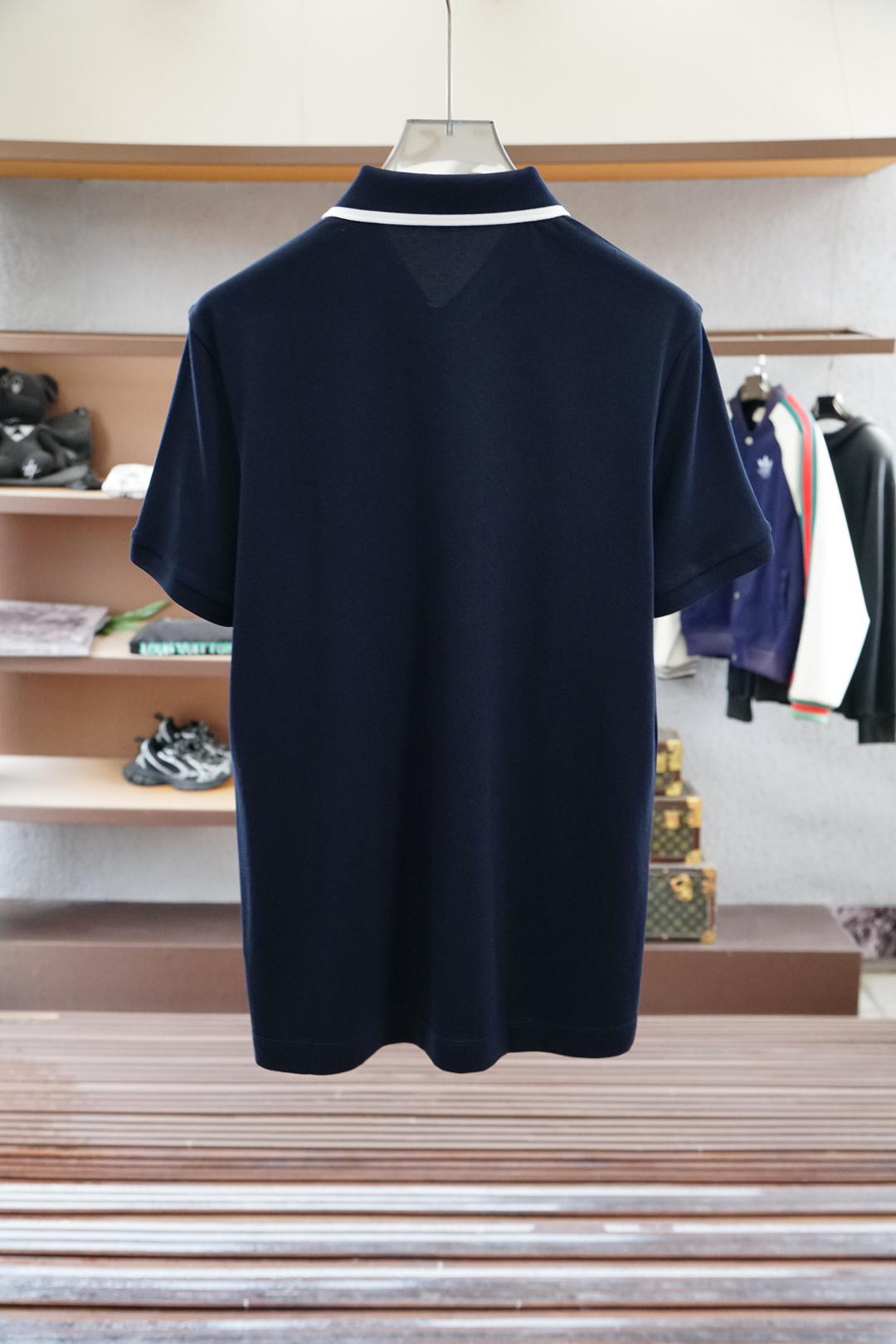 Gucci 古奇
专柜同步2025ss夏季新品,男士胸前经典徽标标识商务休闲撞色领短袖Polo衫!贸易