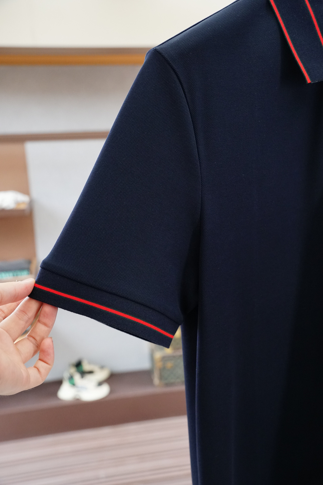 Gucci 古奇
专柜同步2025ss夏季新品,男士胸前经典徽标标识商务休闲撞色领短袖Polo衫!贸易
