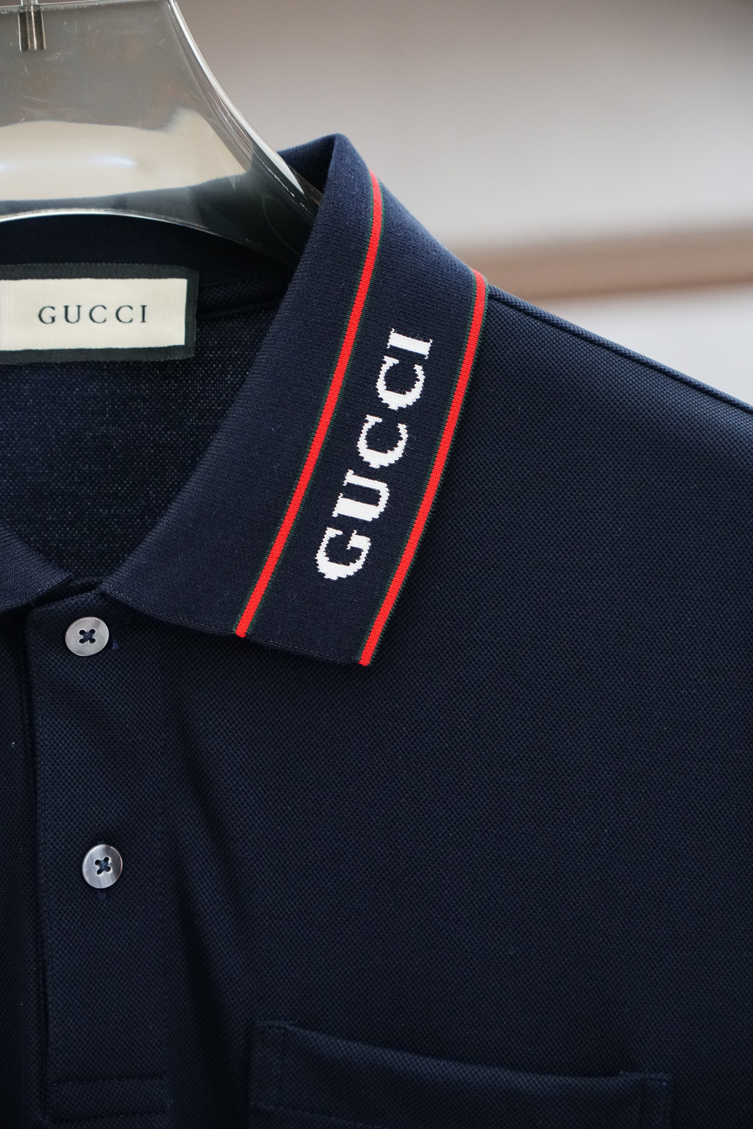 Gucci 古奇
专柜同步2025ss夏季新品,男士胸前经典徽标标识商务休闲撞色领短袖Polo衫!贸易