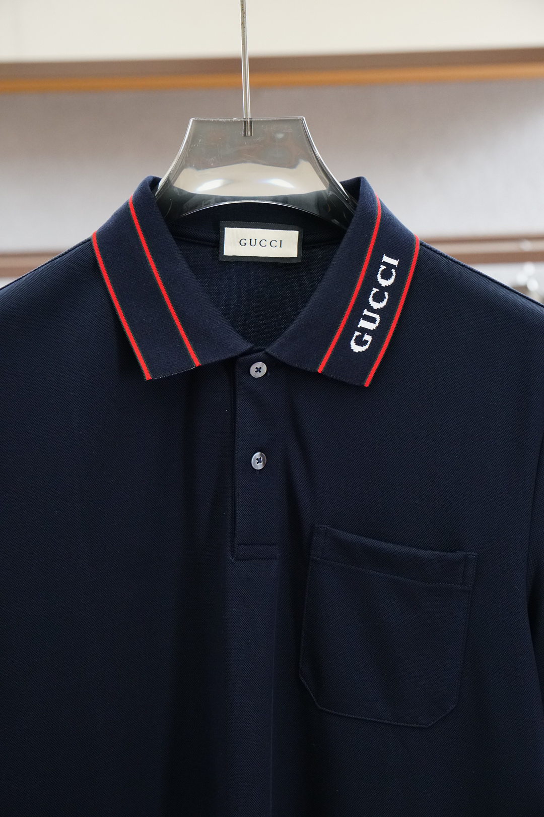 Gucci 古奇
专柜同步2025ss夏季新品,男士胸前经典徽标标识商务休闲撞色领短袖Polo衫!贸易