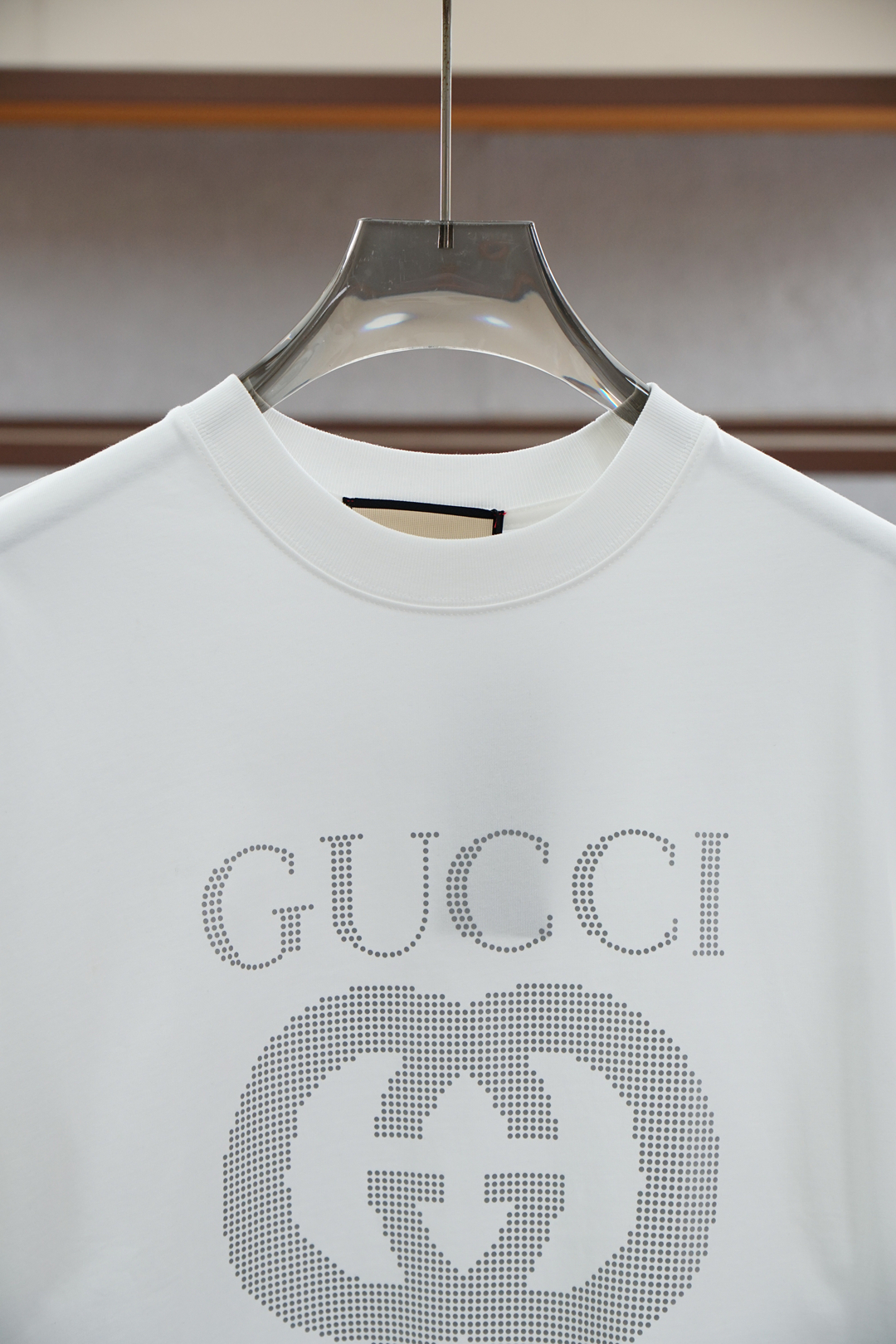 
Gucci 古奇
2025春夏系列新品🇨🇳  
爆款返单推荐🔥🔥🔥
圆领短袖T恤。选用进口欧棉，以天然